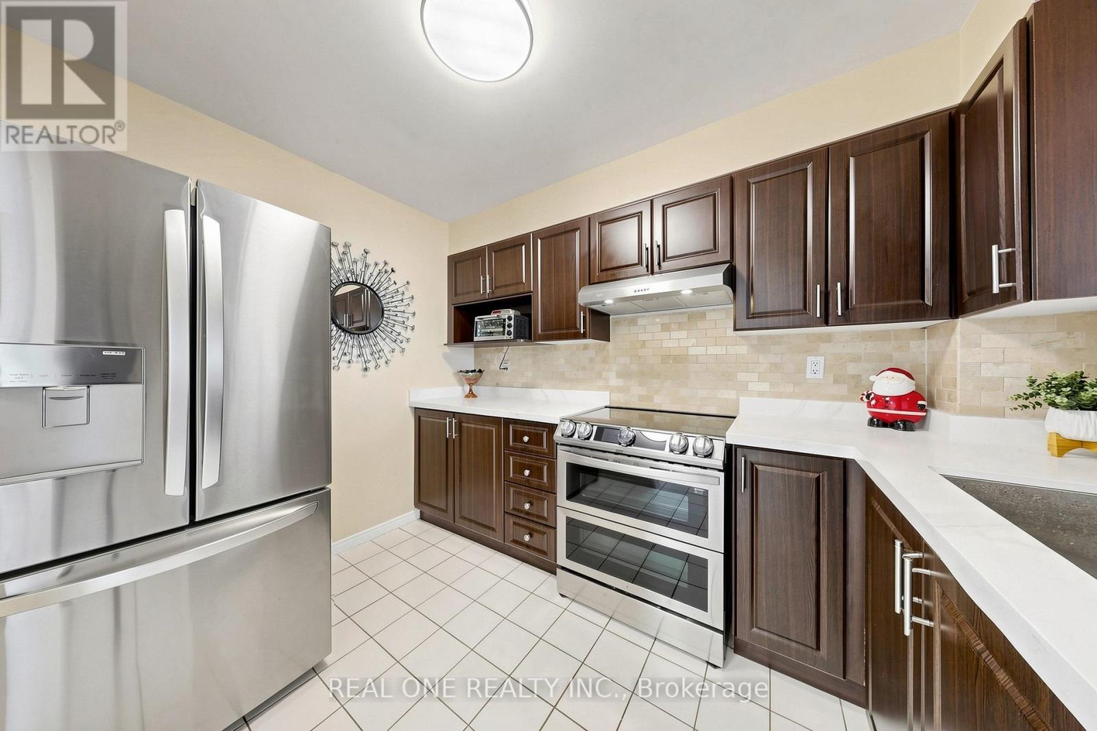#1612 410 MCLEVIN AVENUE - 14