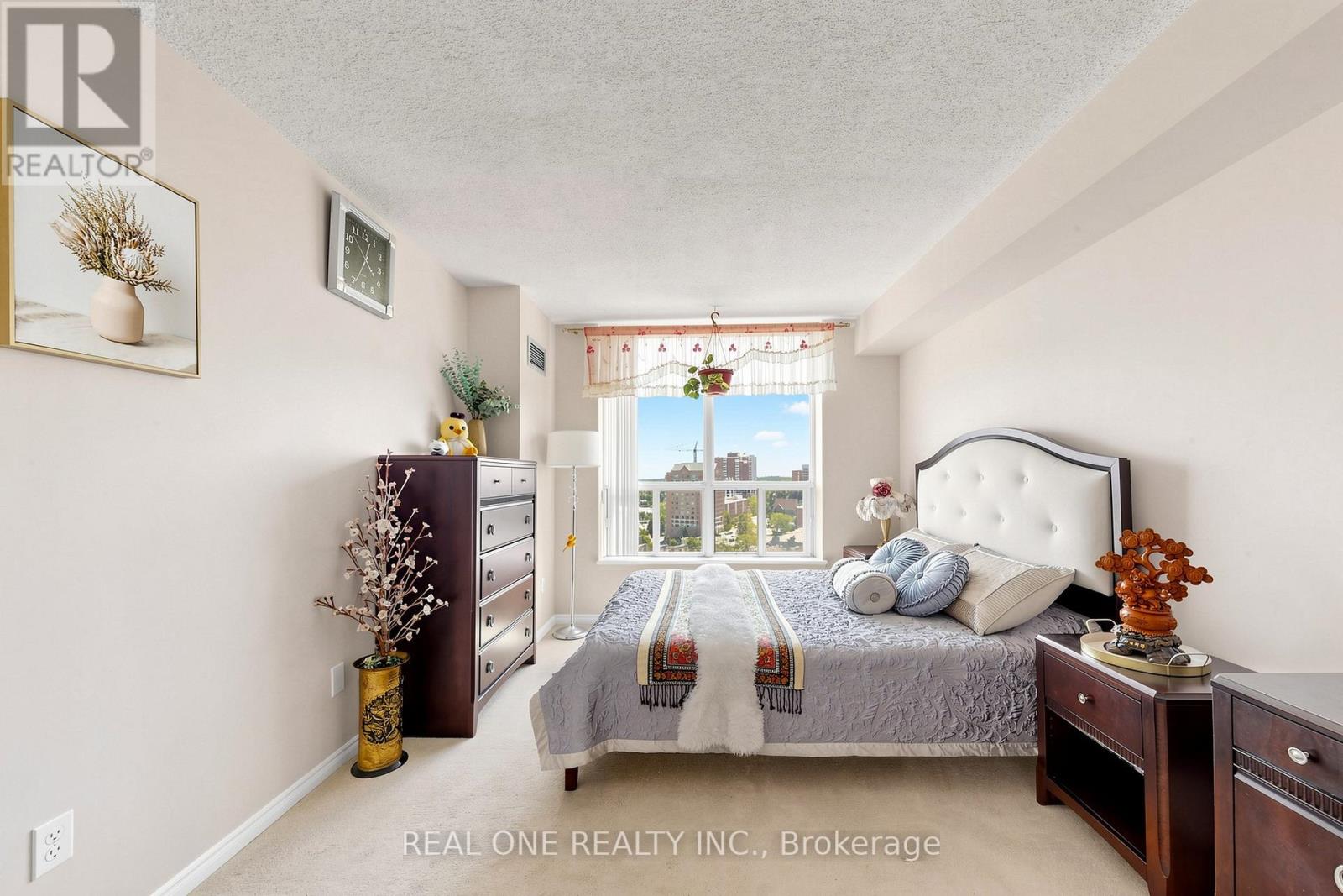 #1612 410 MCLEVIN AVENUE - 18