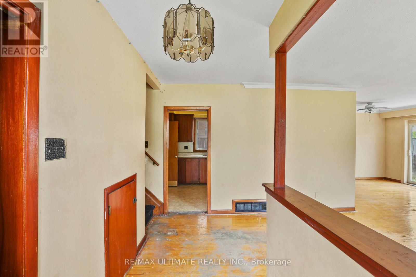 7 EASTPARK BOULEVARD - 11