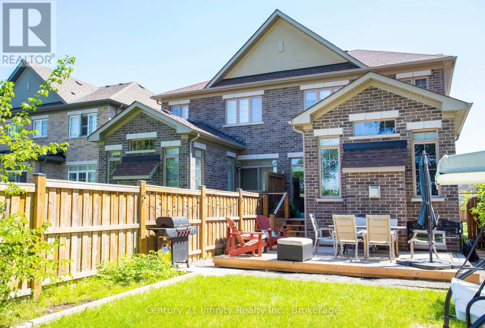 1020 BYRON STREET N - 44