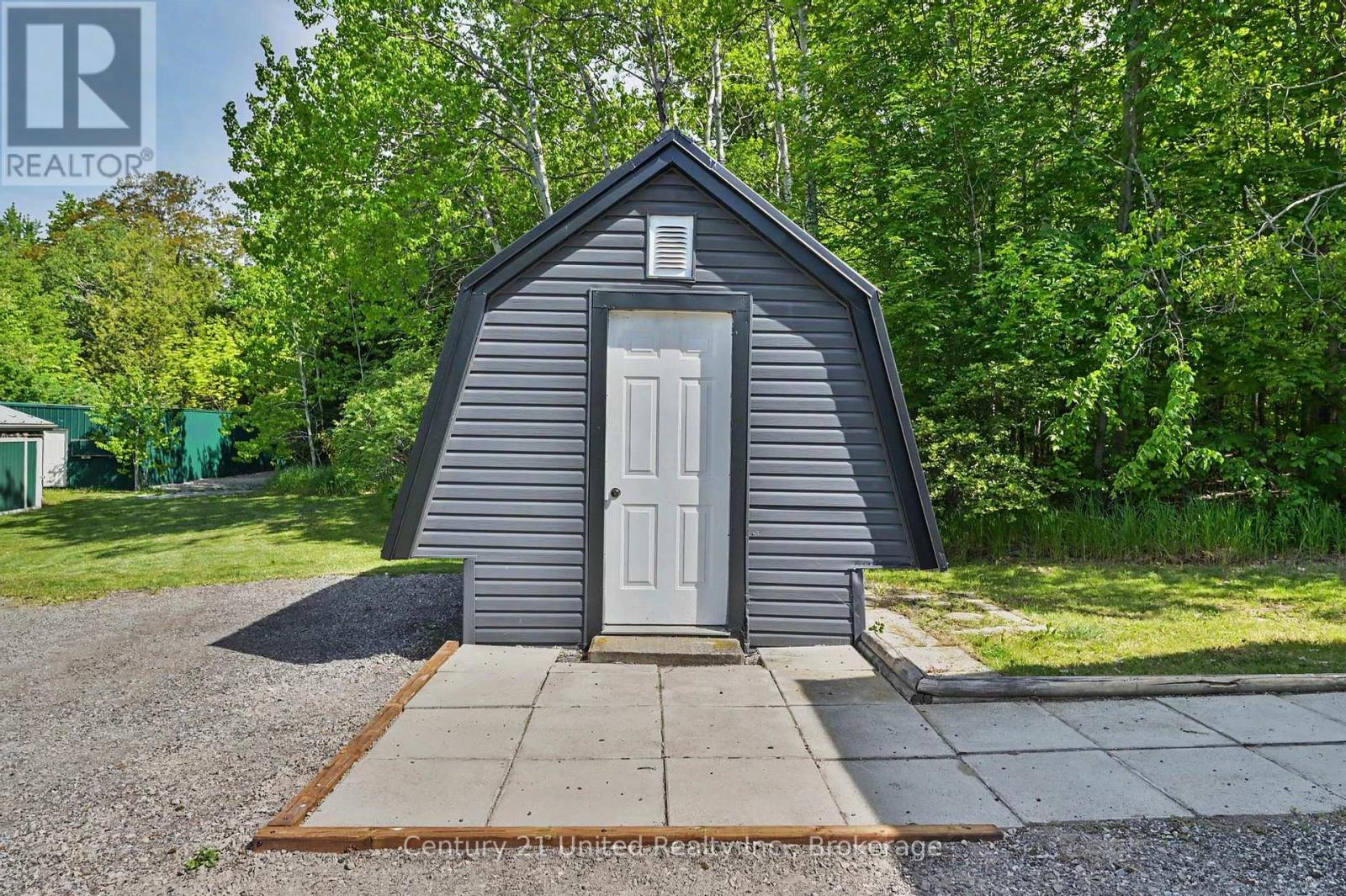 29 FRIENDLY ACRES ROAD - 44