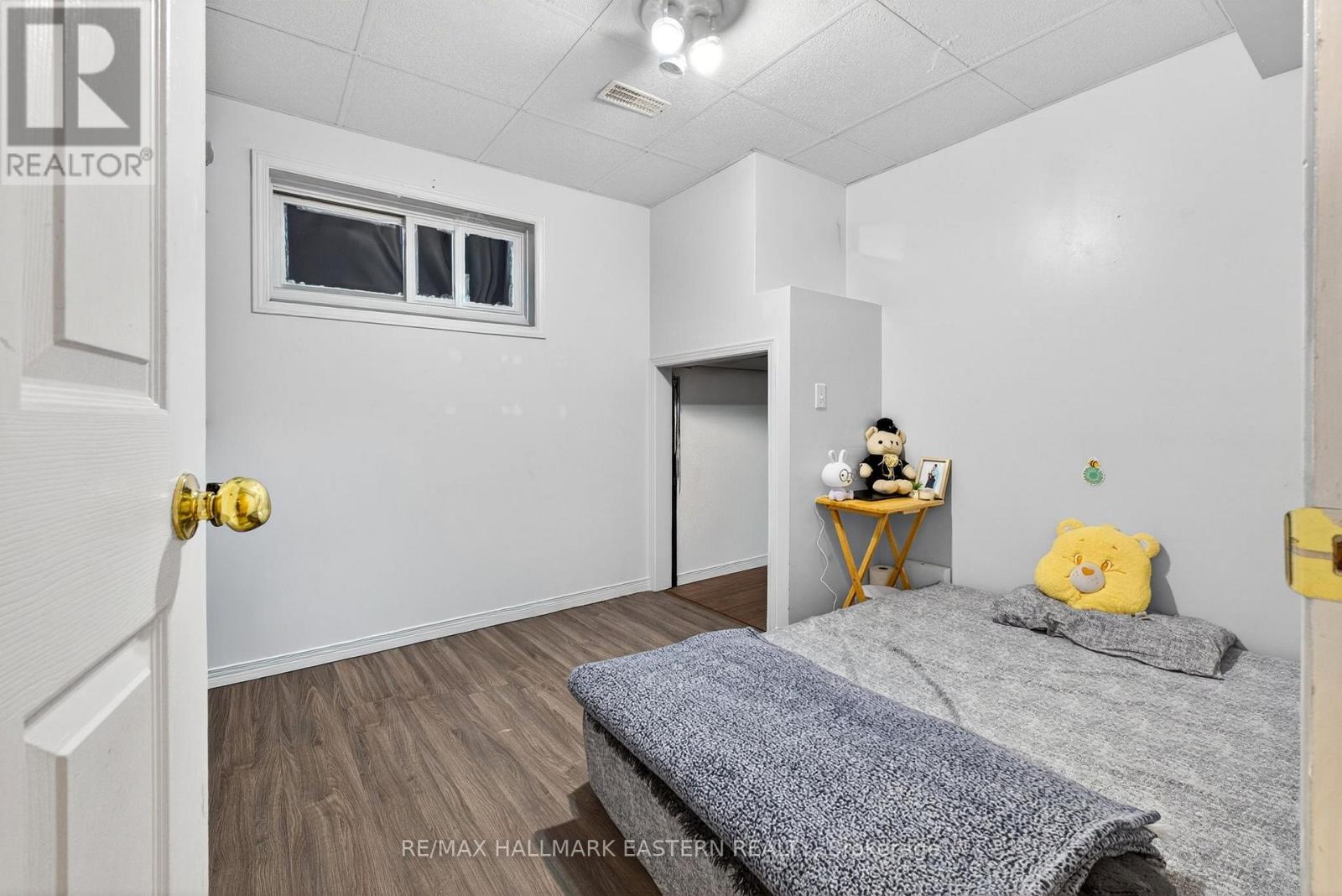 168 TOWERHILL ROAD N - 35