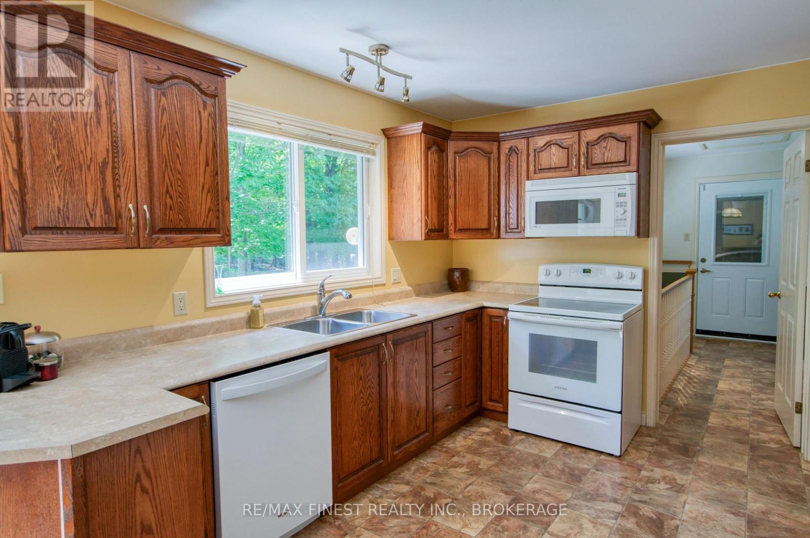 5895 DAVEY DRIVE - 13