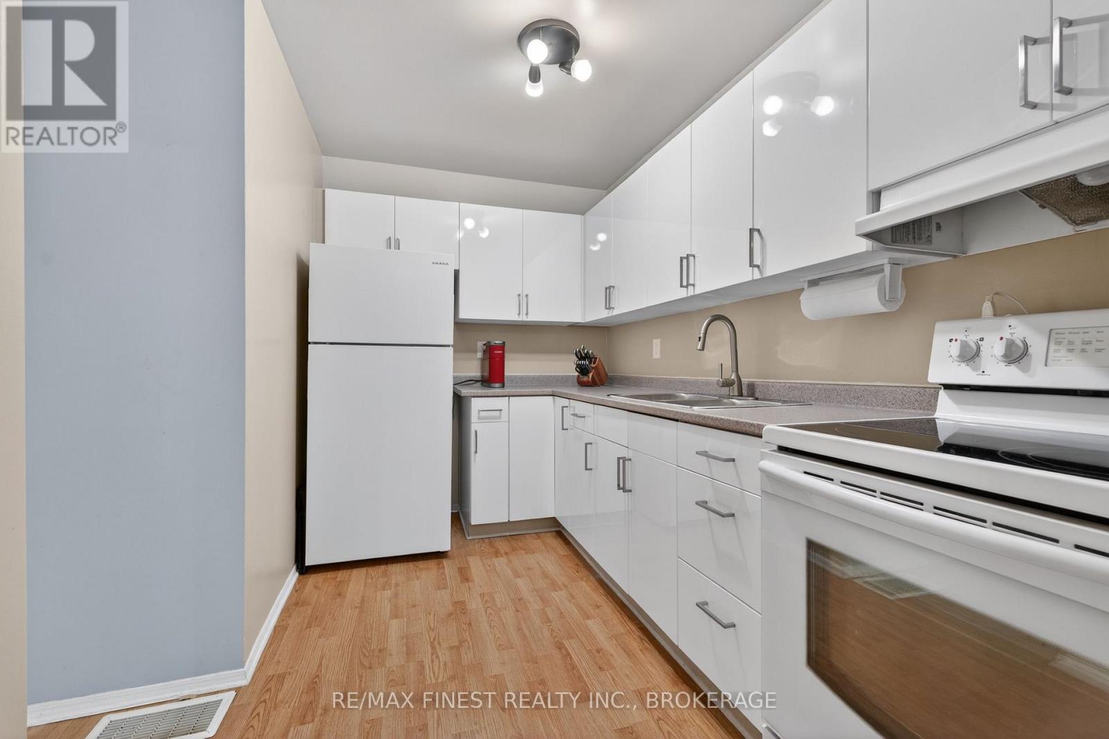 #79 833 DATZELL LANE - 14