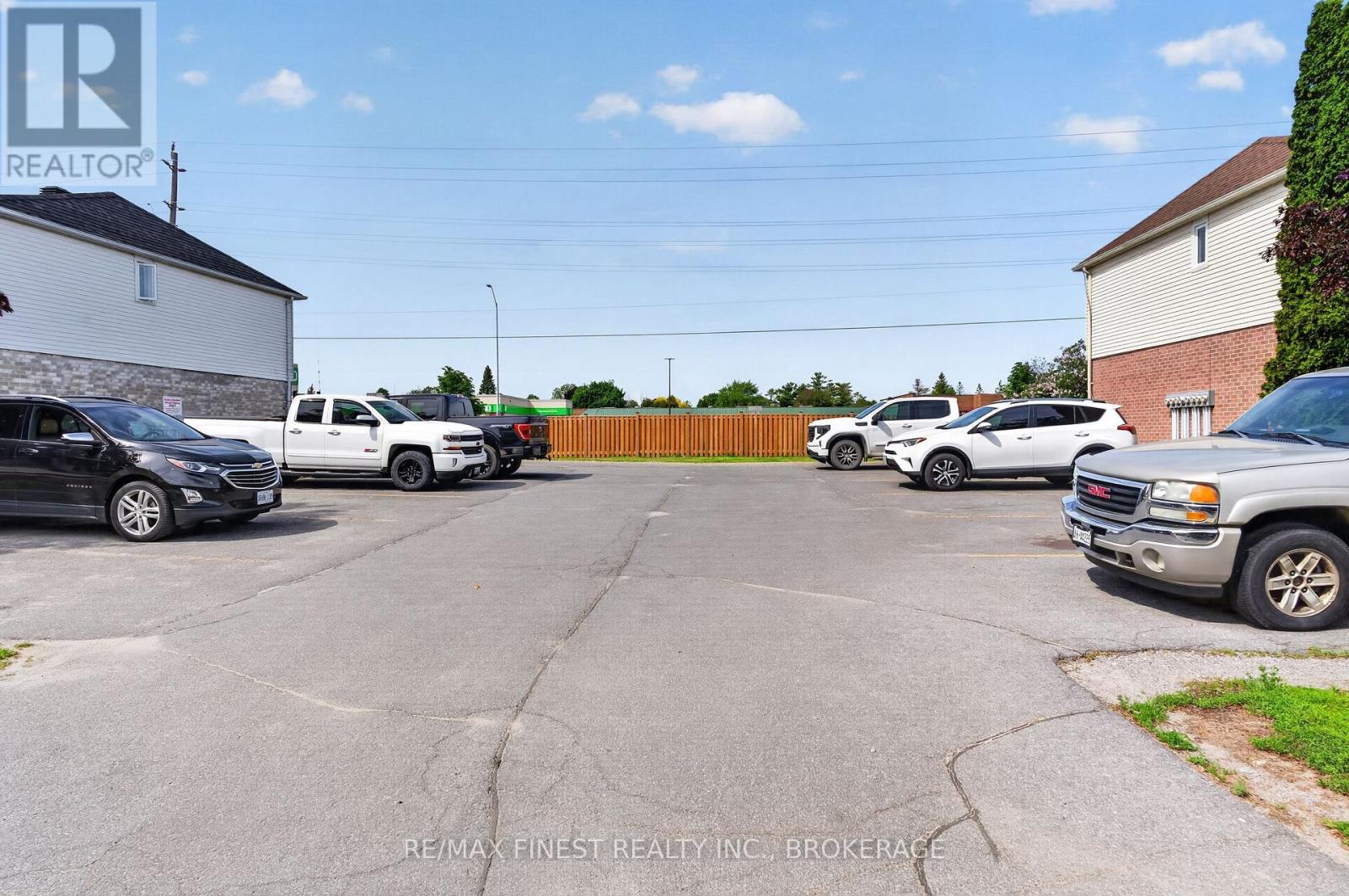 #79 833 DATZELL LANE - 38