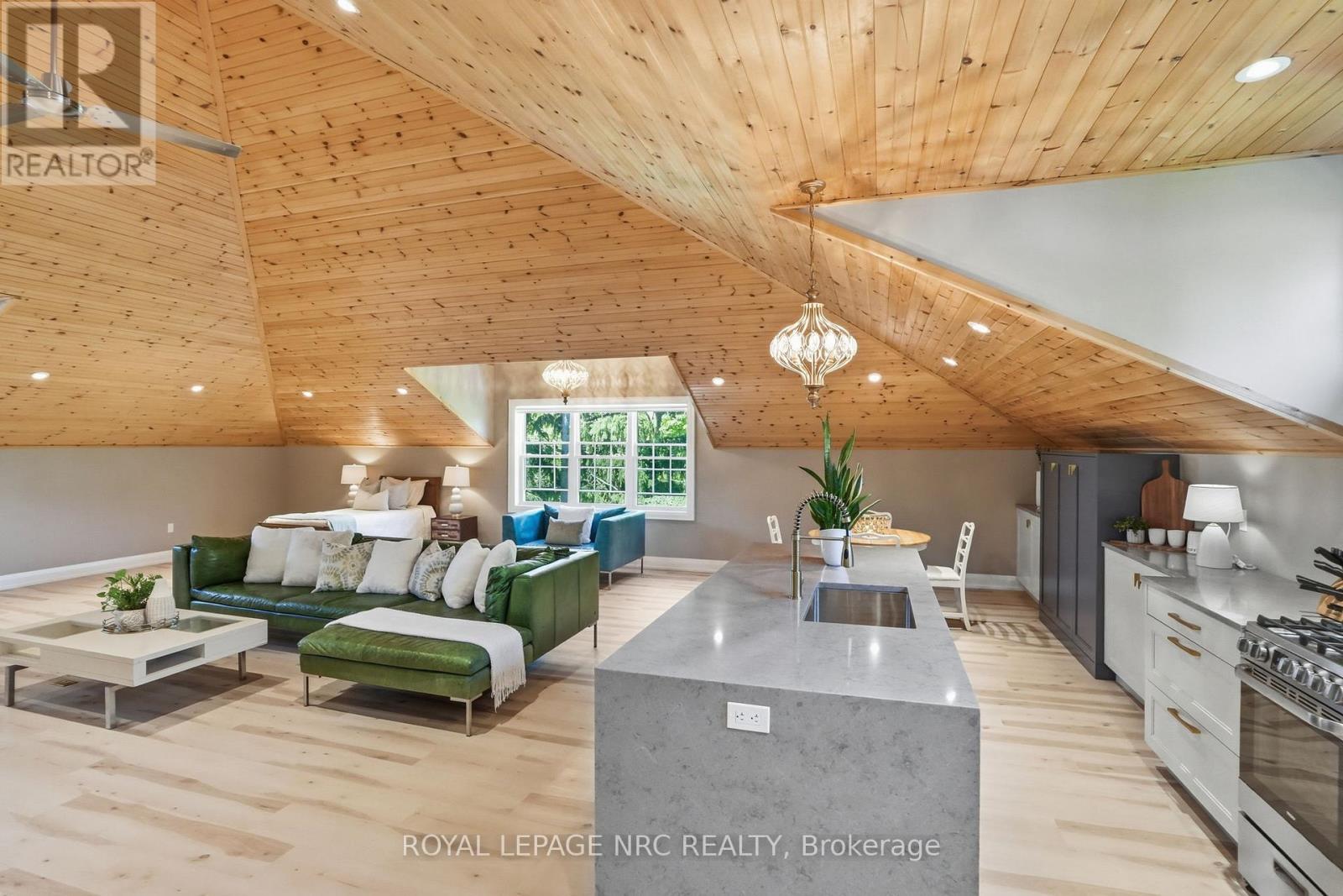 50 HILLCREST AVENUE - 44