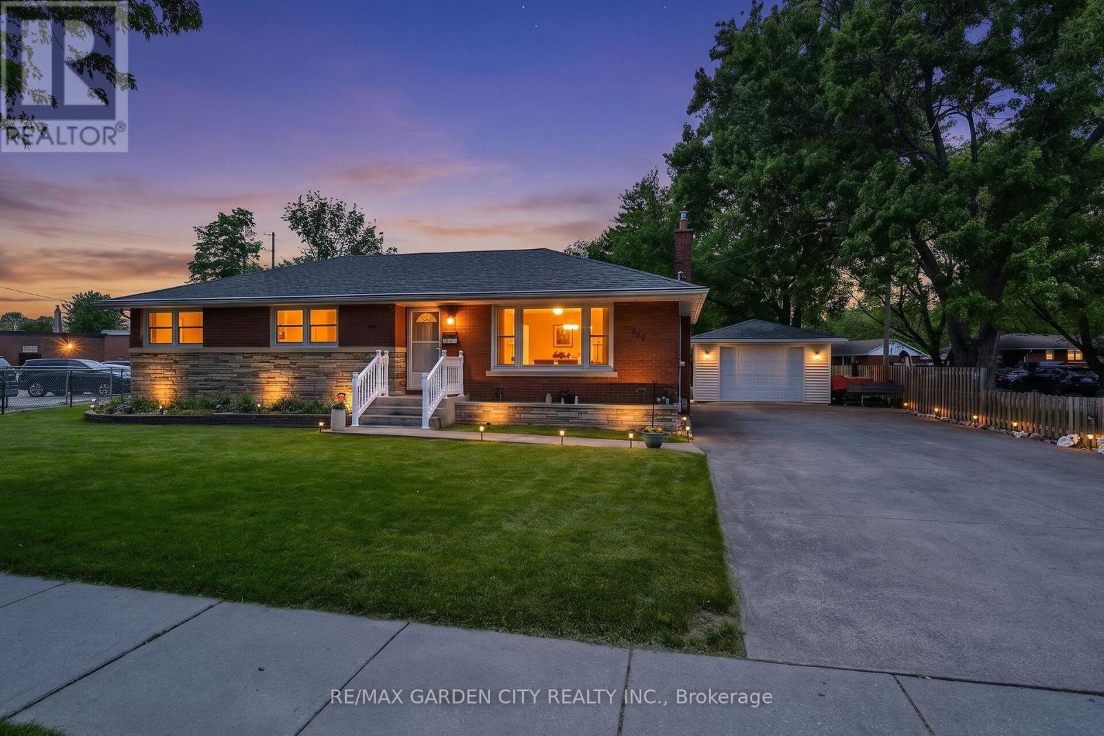 519 BUNTING ROAD - 1