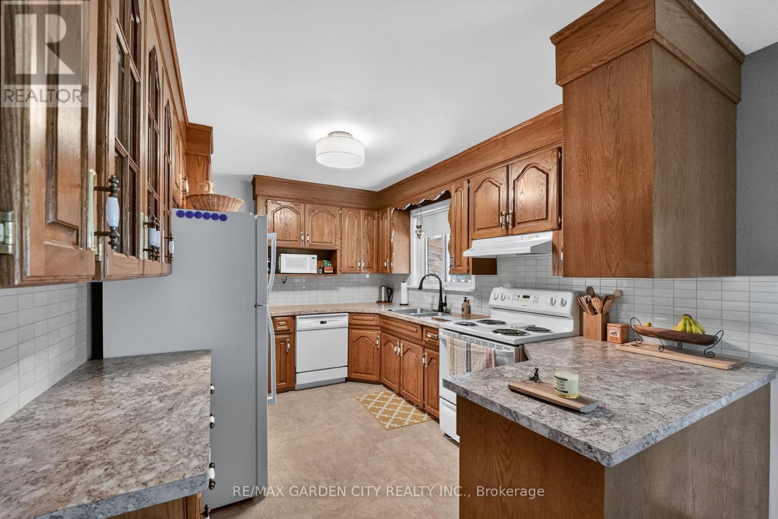 519 BUNTING ROAD - 10
