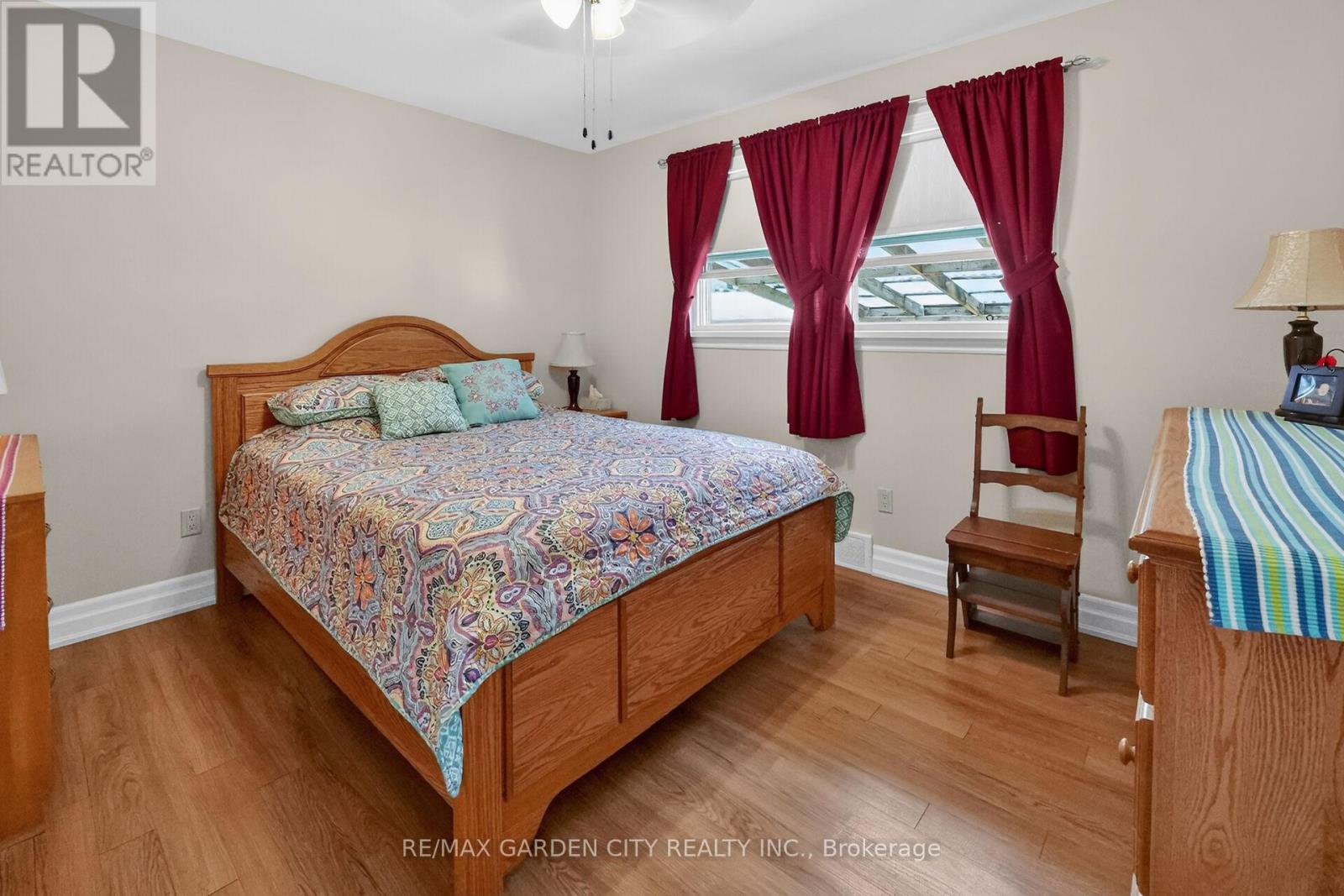 519 BUNTING ROAD - 17