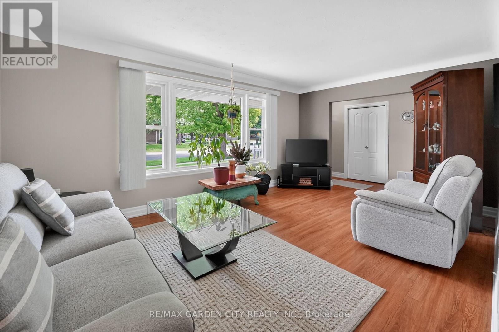 519 BUNTING ROAD - 6