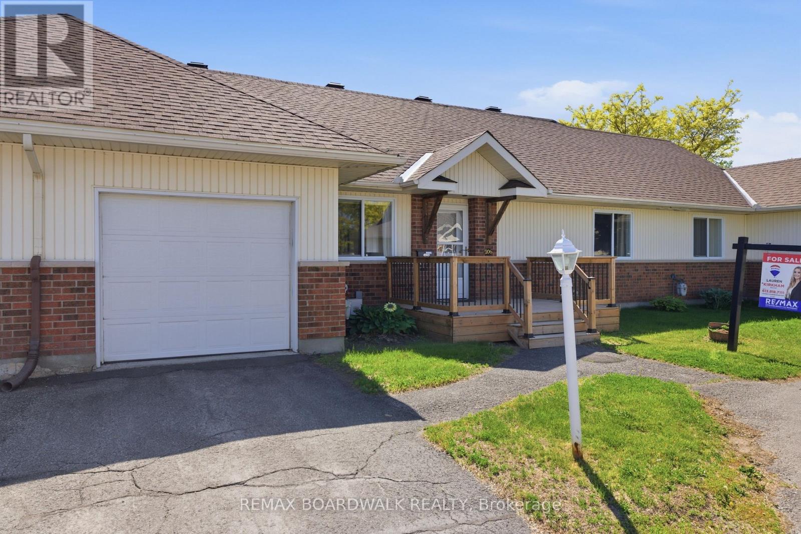 206 OAK LEAF PRIVATE - 1