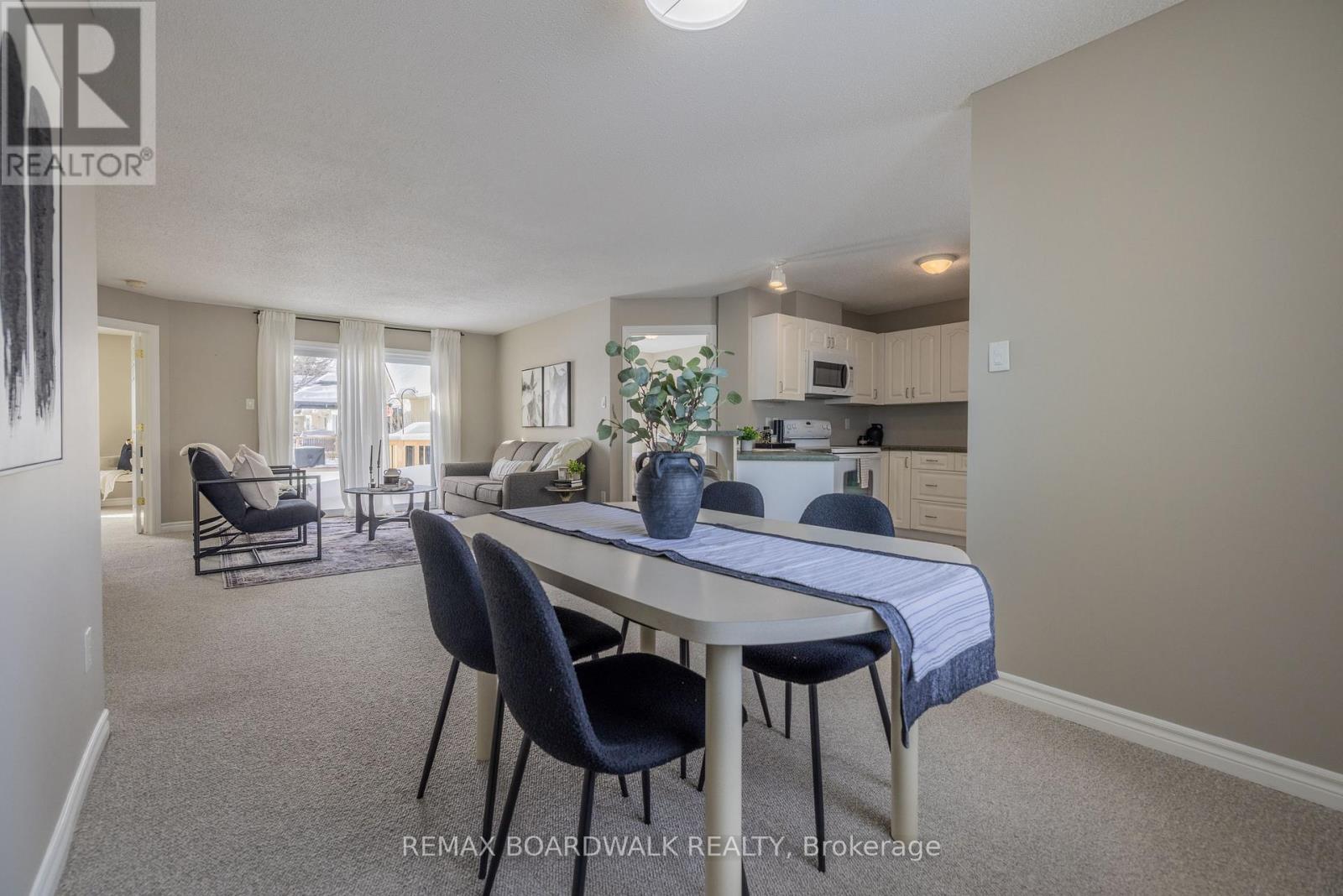 206 OAK LEAF PRIVATE - 11