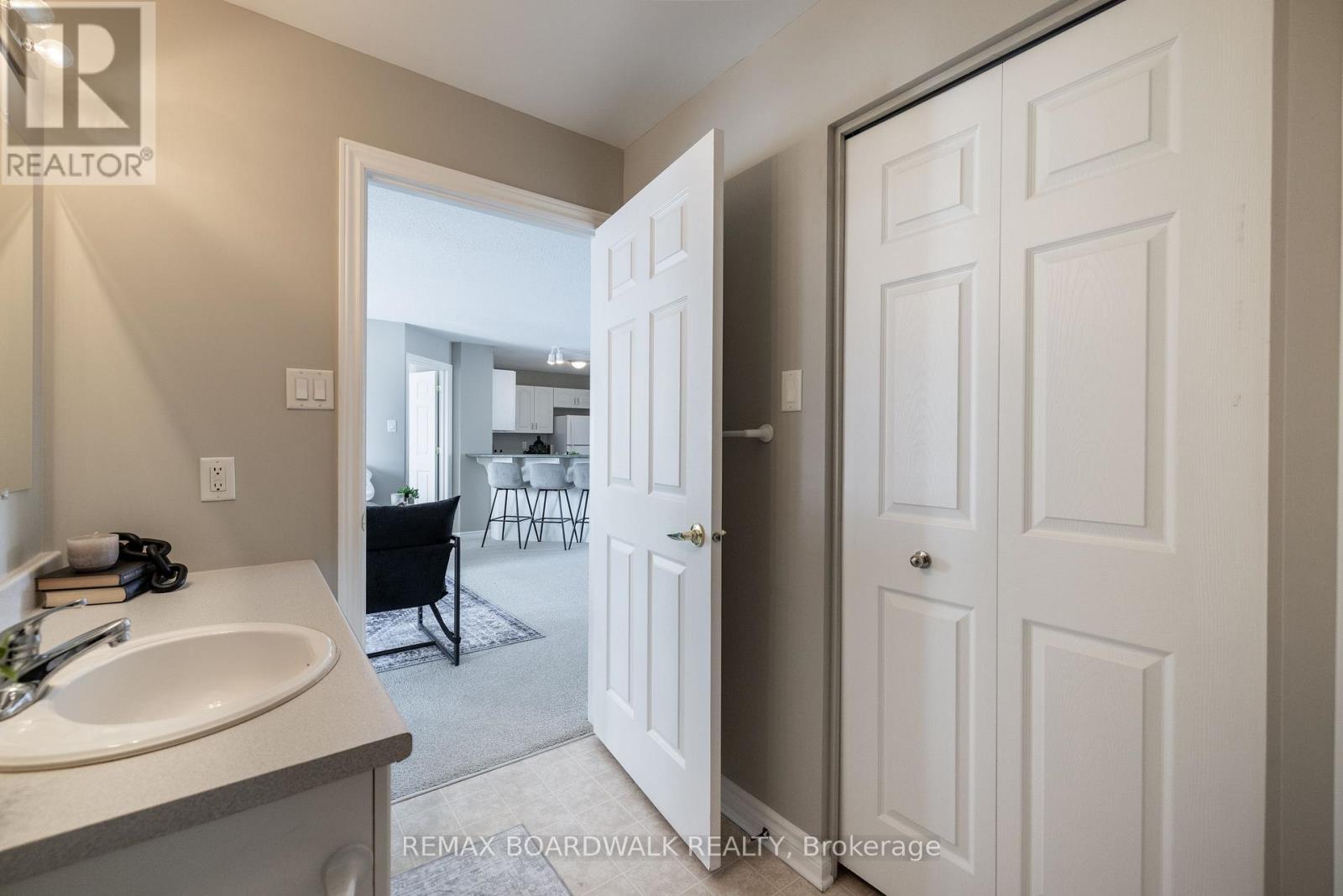 206 OAK LEAF PRIVATE - 20
