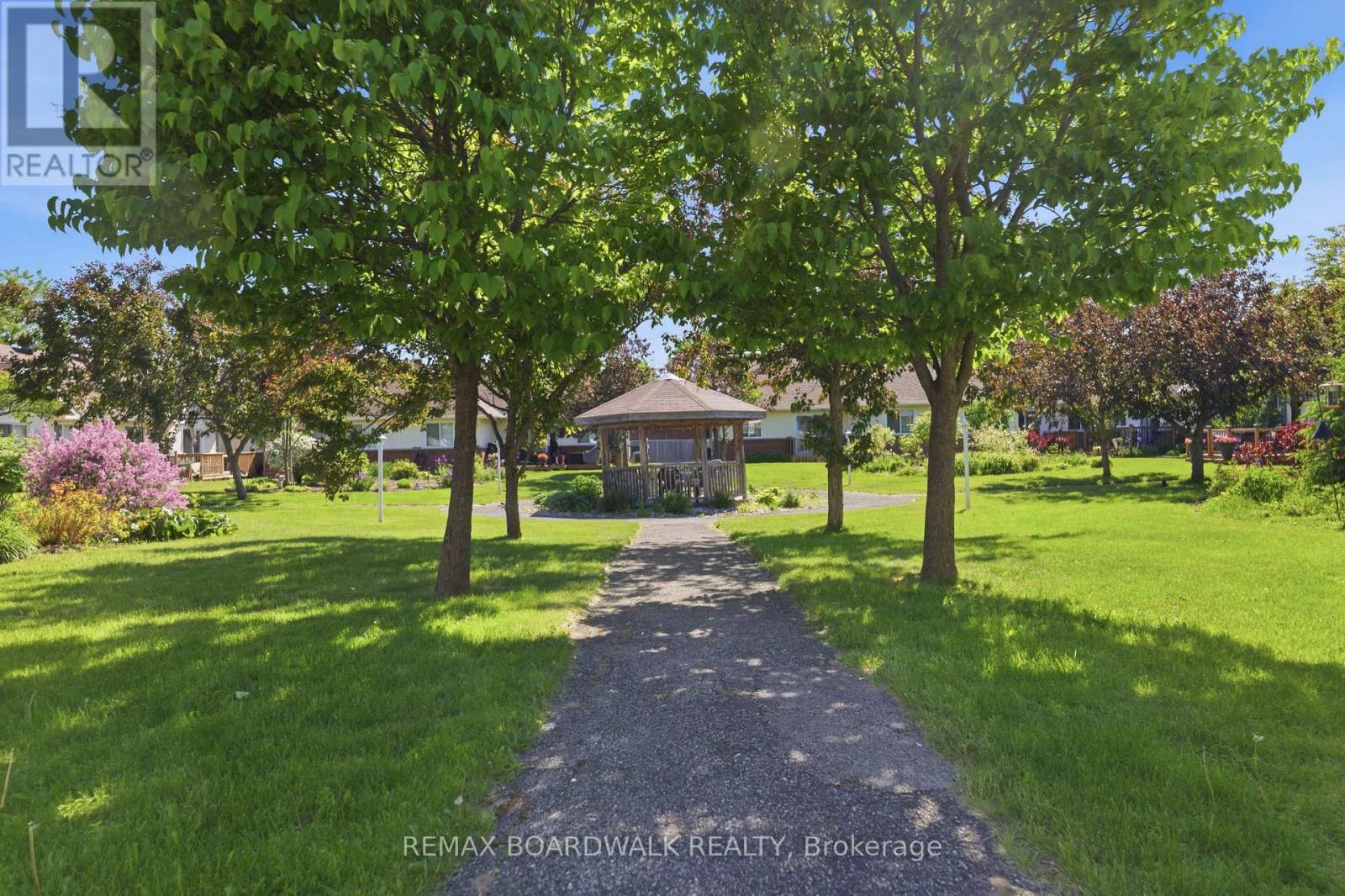 206 OAK LEAF PRIVATE - 4