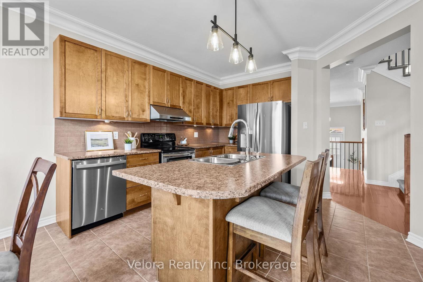 3 Bed, 3 Bath House for Sale in Ottawa – 607 ROSEHILL AVENUE, Ottawa – MLS# X13241160 - Image 19