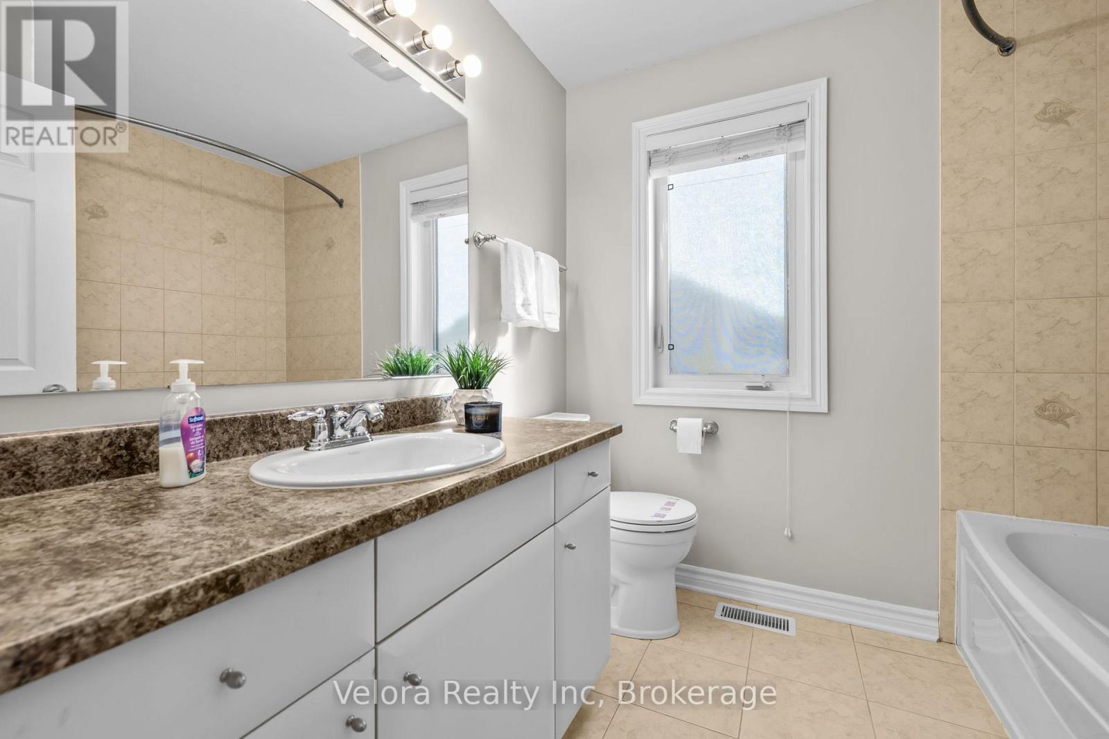 3 Bed, 3 Bath House for Sale in Ottawa – 607 ROSEHILL AVENUE, Ottawa – MLS# X13241160 - Image 32
