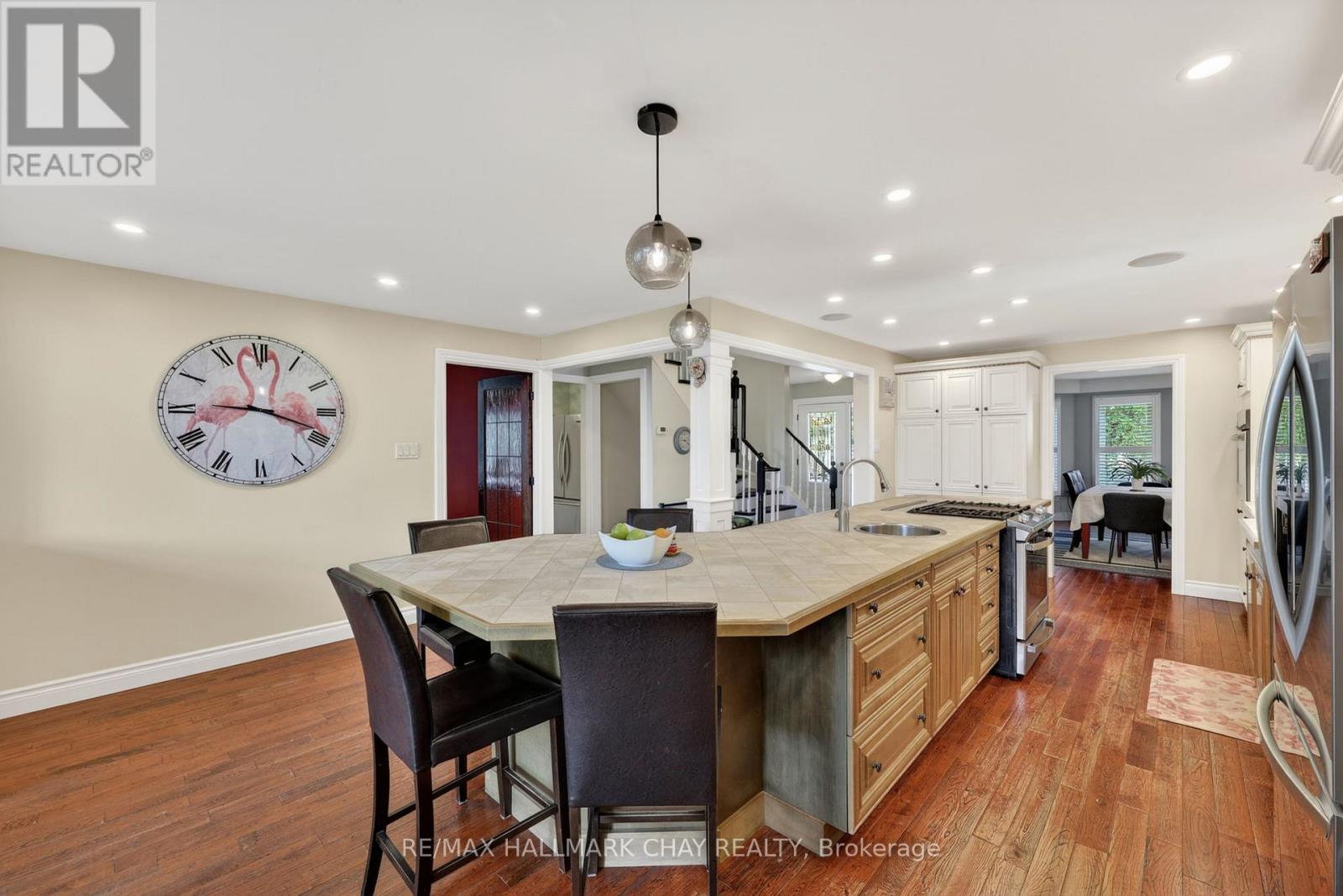 1885 APPLEWOOD AVENUE - 10