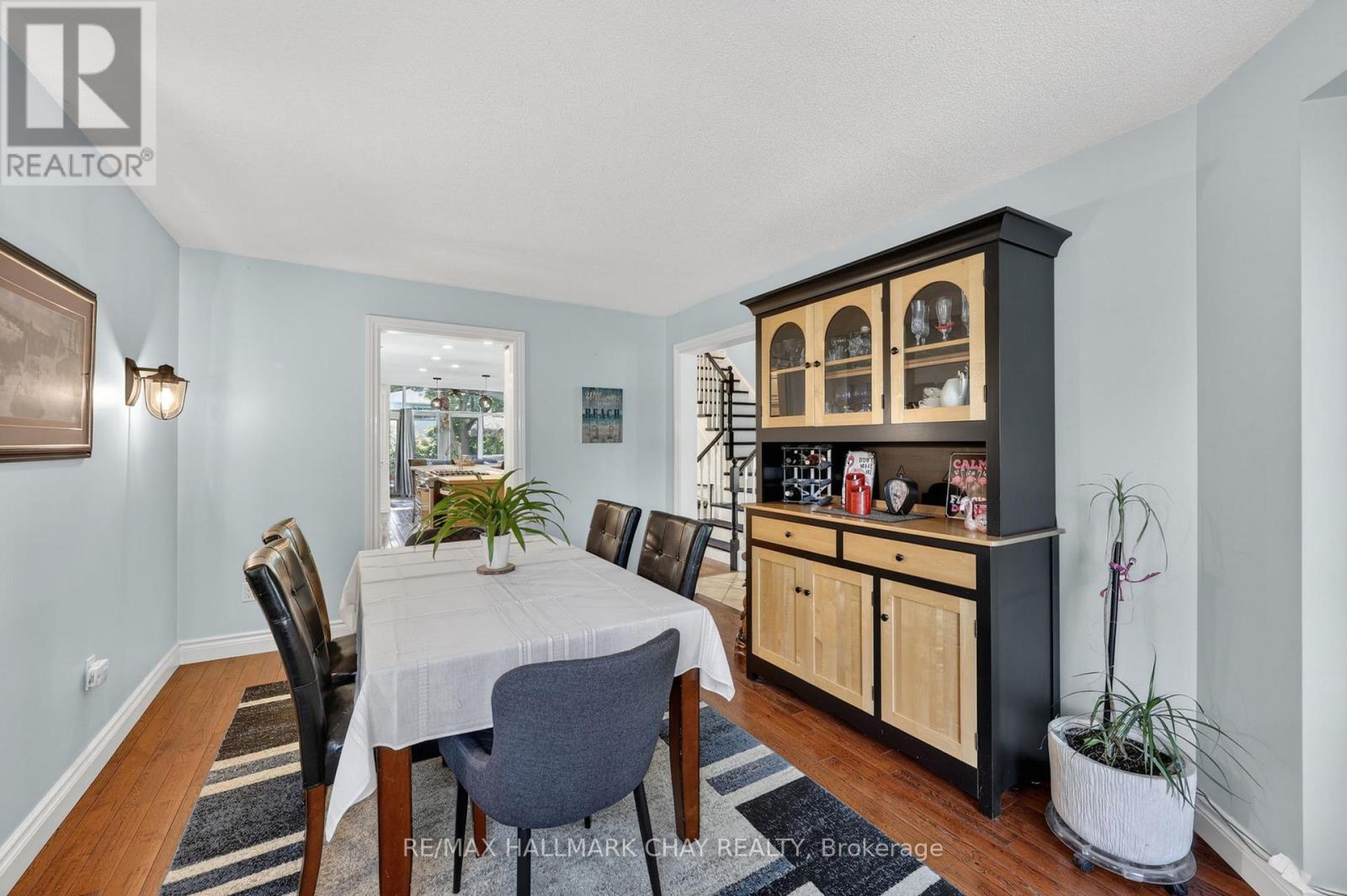 1885 APPLEWOOD AVENUE - 13