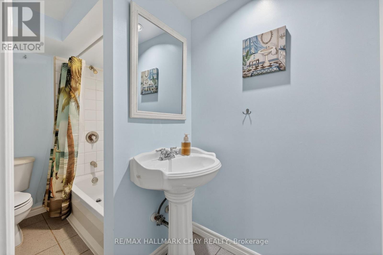 1885 APPLEWOOD AVENUE - 35