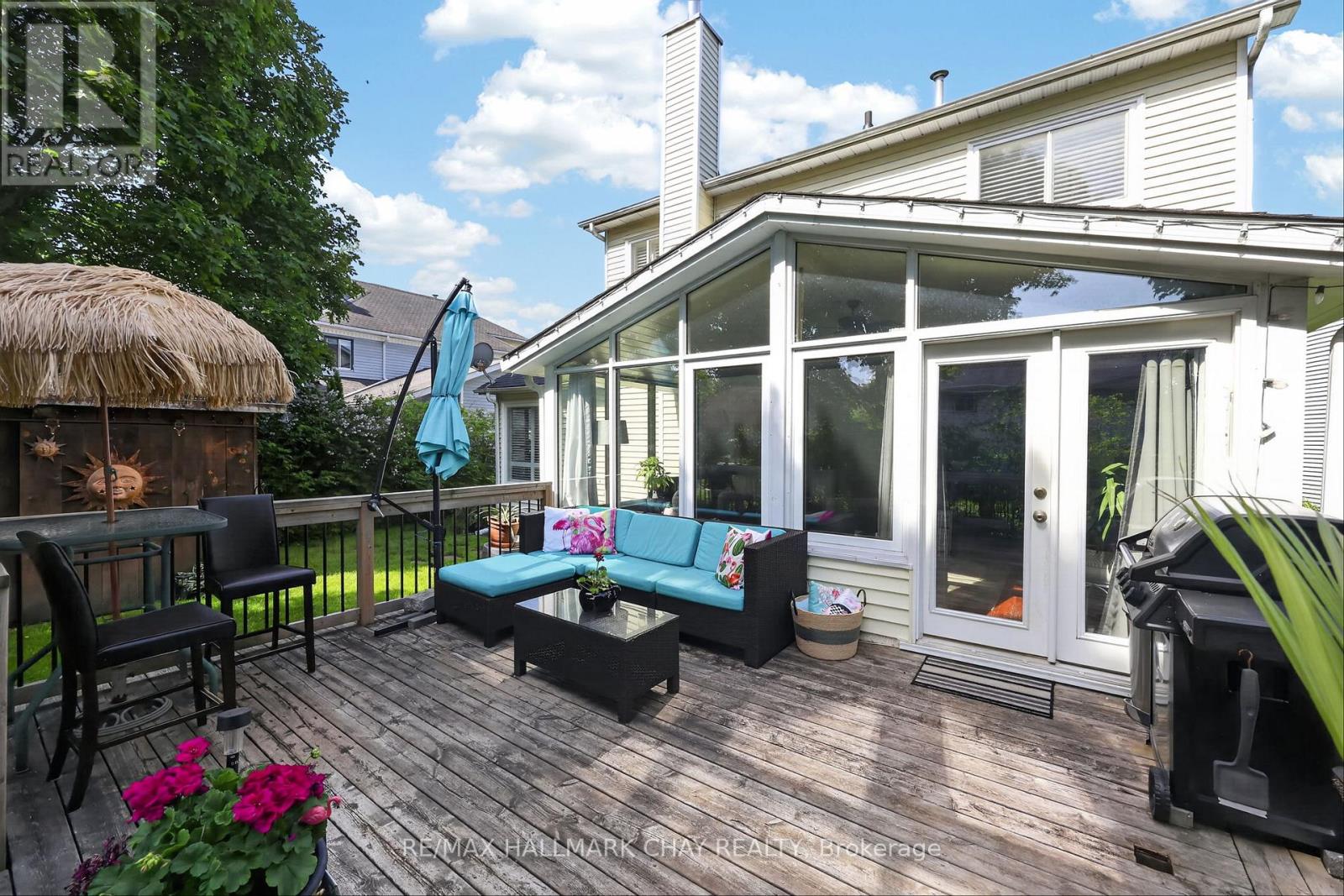 1885 APPLEWOOD AVENUE - 36