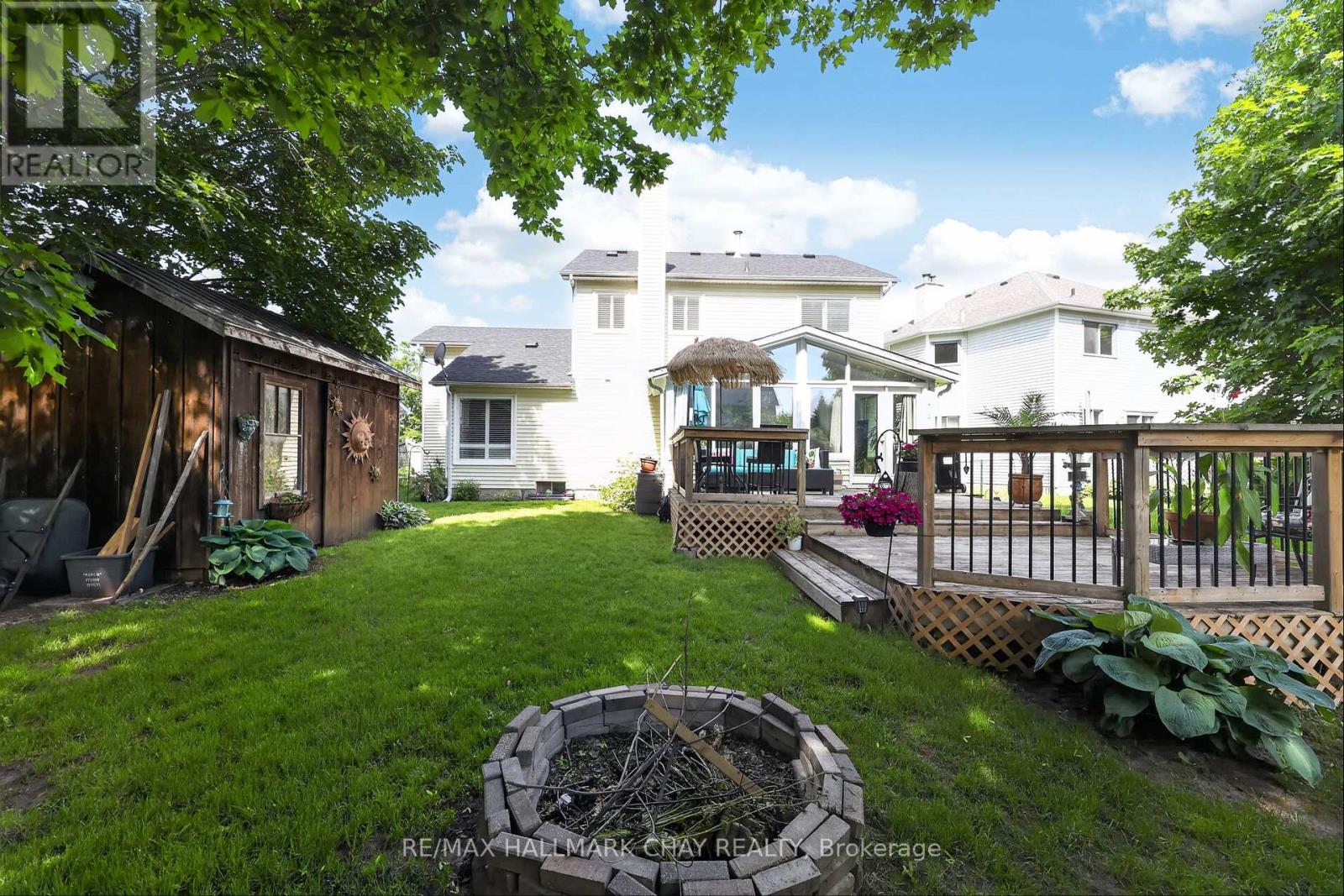 1885 APPLEWOOD AVENUE - 40