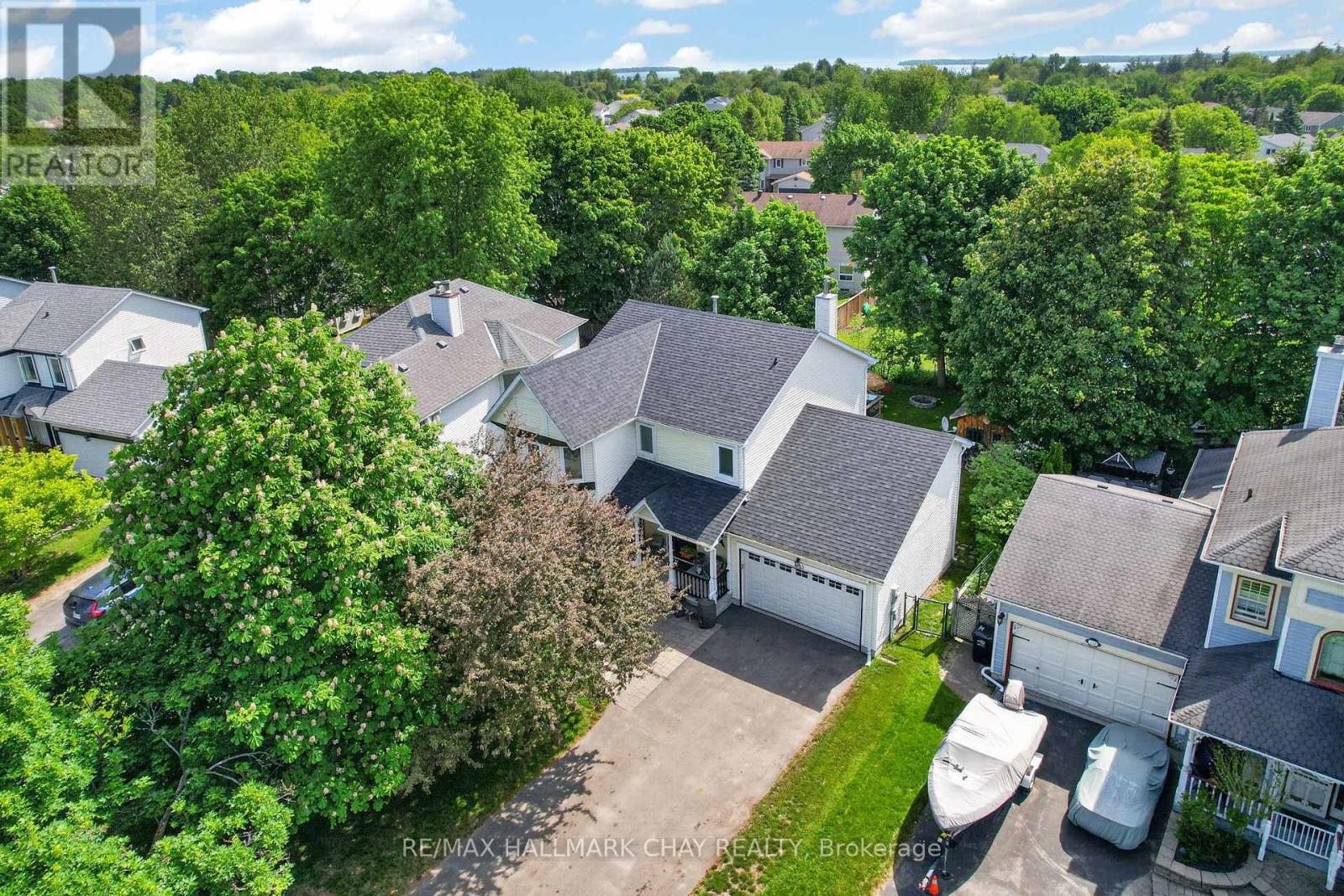 1885 APPLEWOOD AVENUE - 43