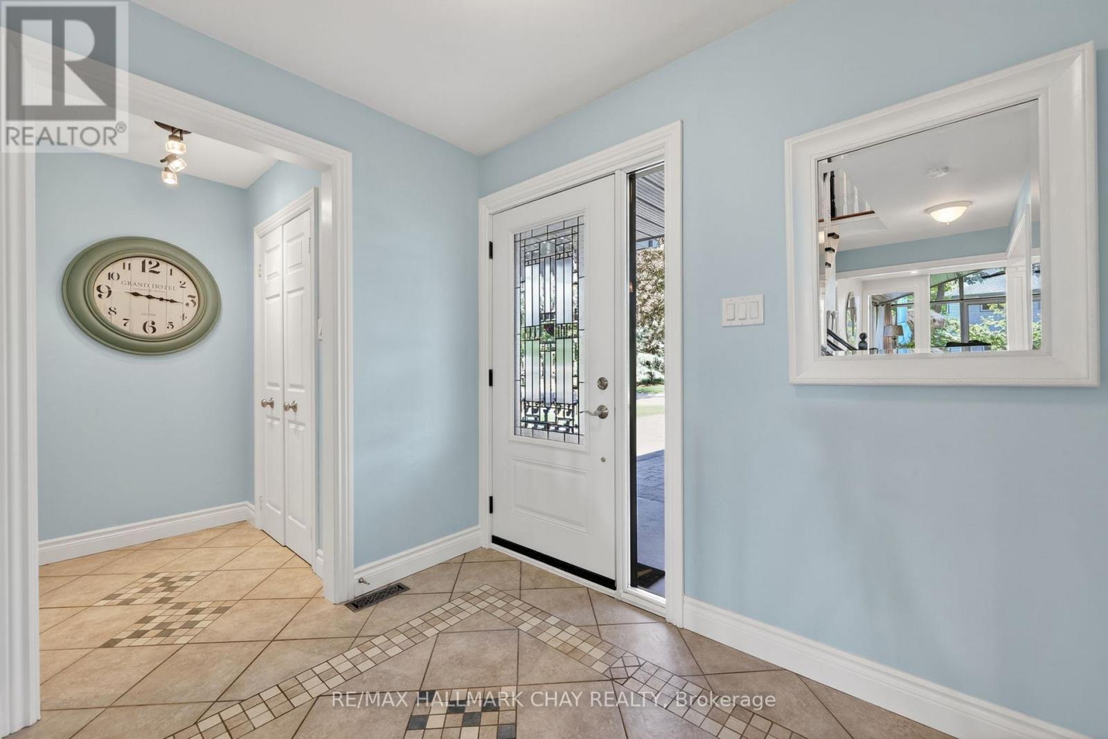 1885 APPLEWOOD AVENUE - 5