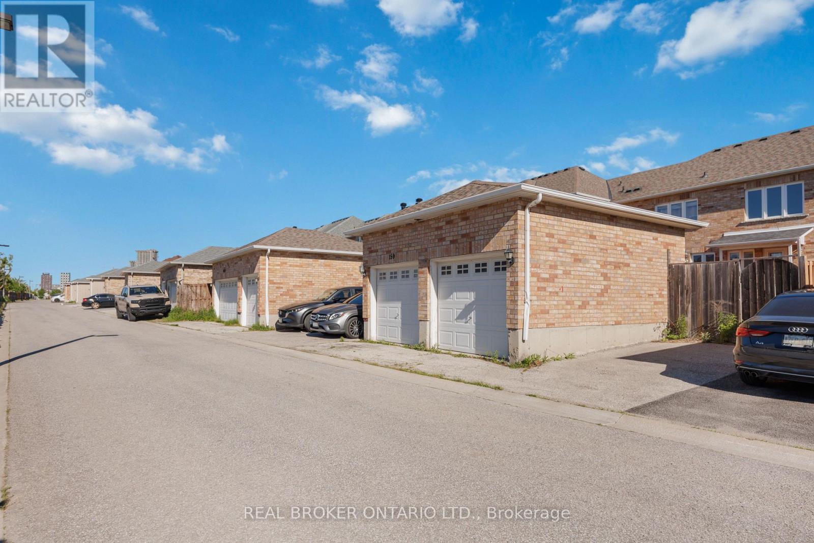 161 SOUTH UNIONVILLE AVENUE - 34