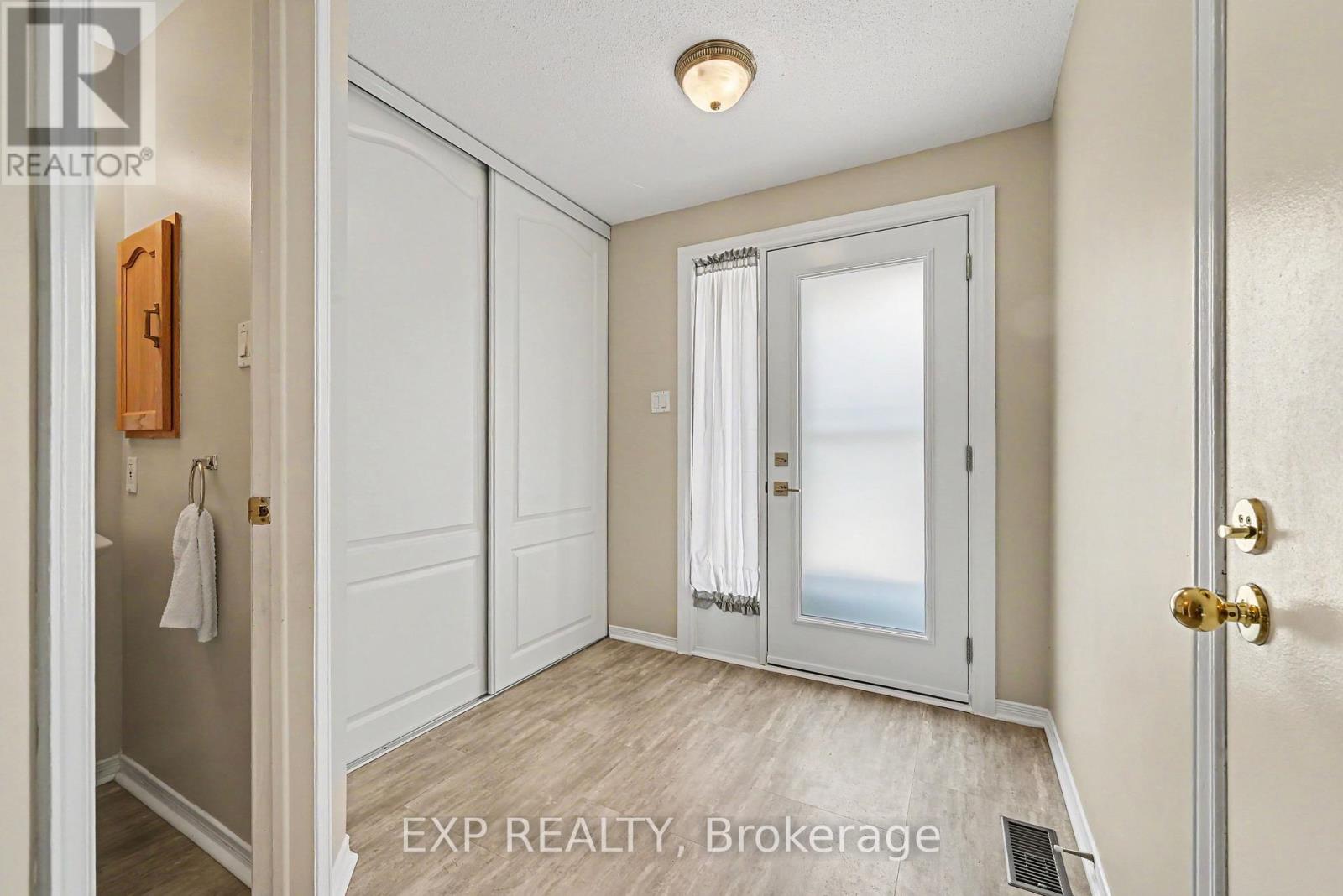 1859 SUMMERFIELDS CRESCENT - 3