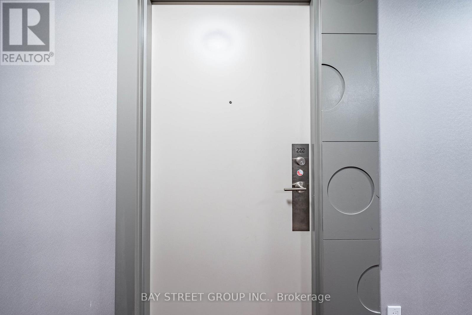 20 MEADOWGLEN PLACE - Image 2