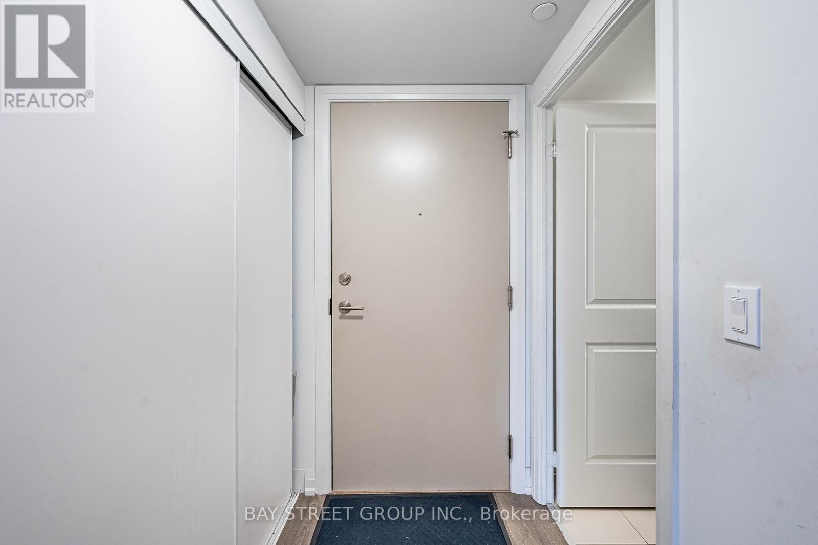 20 MEADOWGLEN PLACE - Image 3