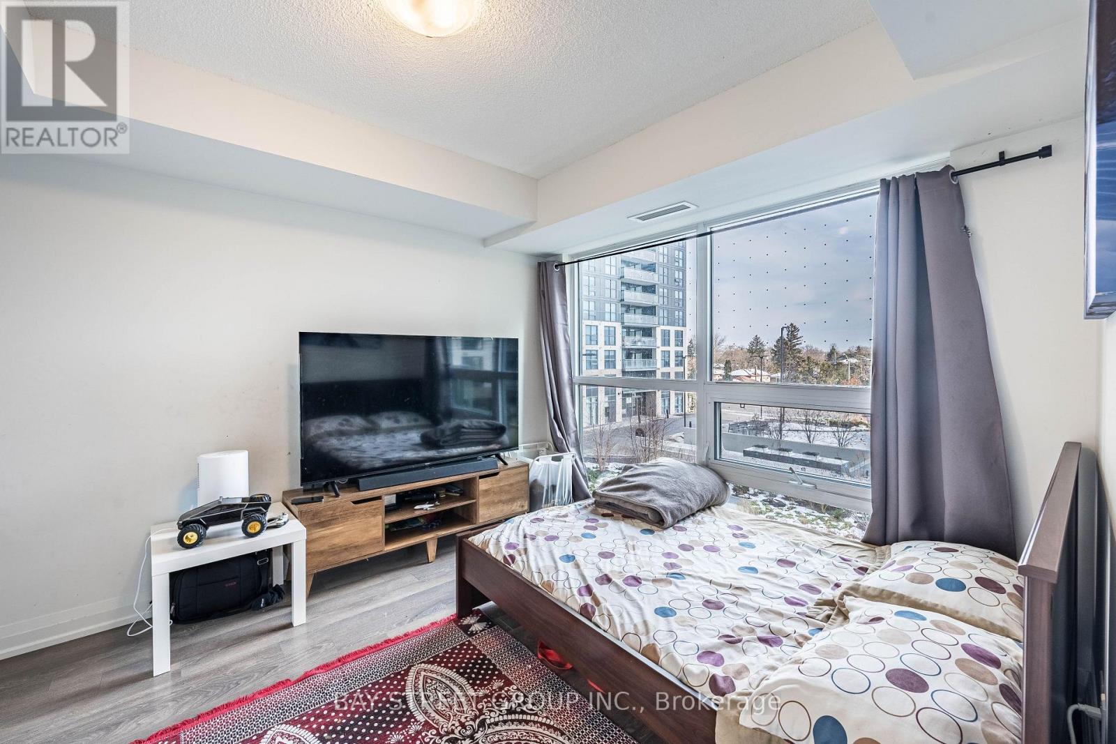 20 MEADOWGLEN PLACE - 24