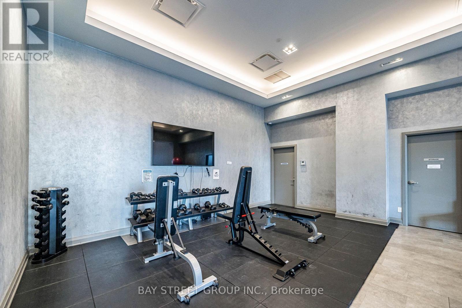 20 MEADOWGLEN PLACE - 38