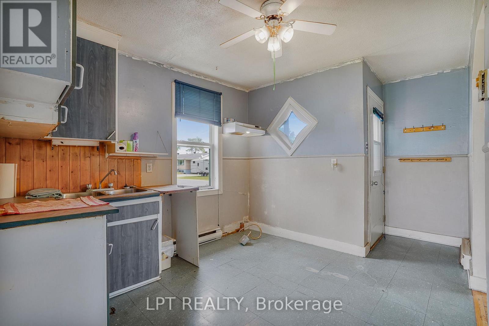 31 JOHNSTON STREET - 8