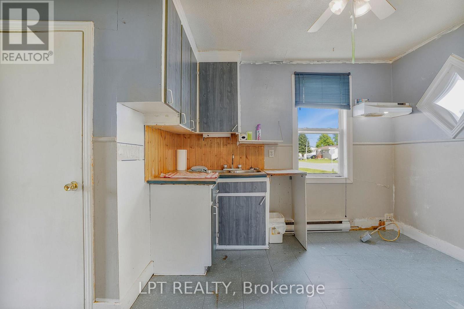 31 JOHNSTON STREET - 11