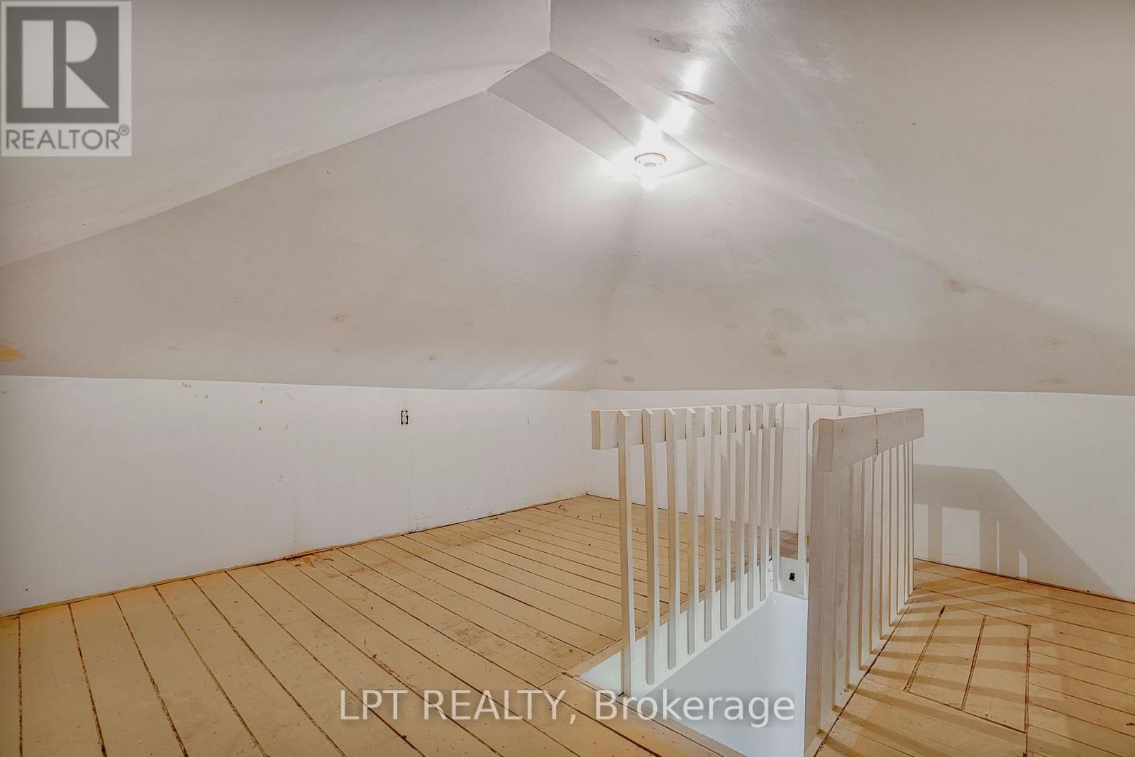 31 JOHNSTON STREET - 18