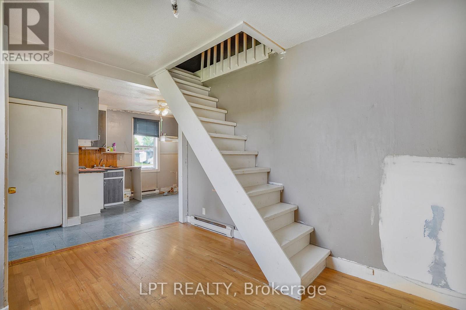 31 JOHNSTON STREET - 13