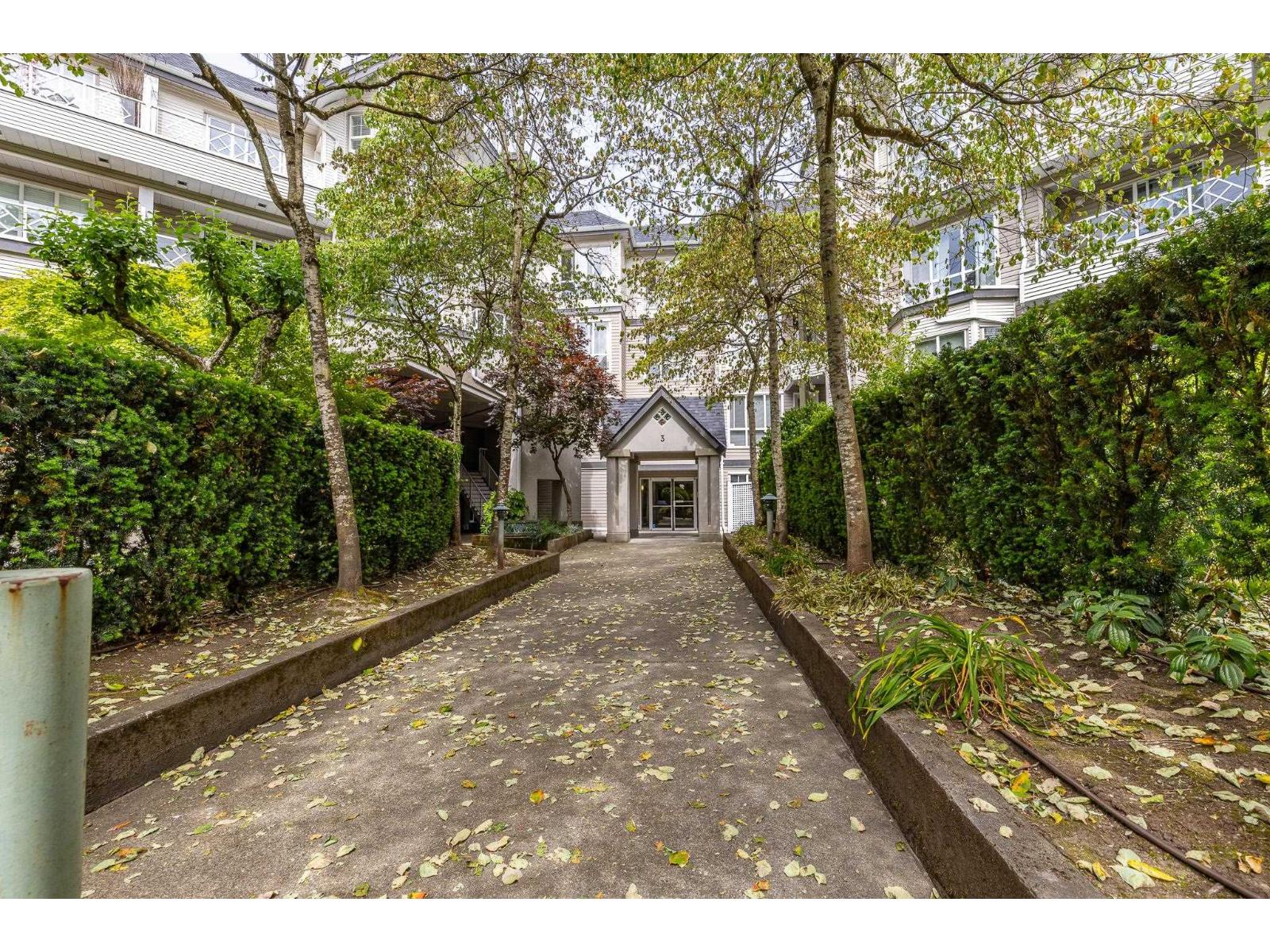 427 9979 140 STREET, Surrey