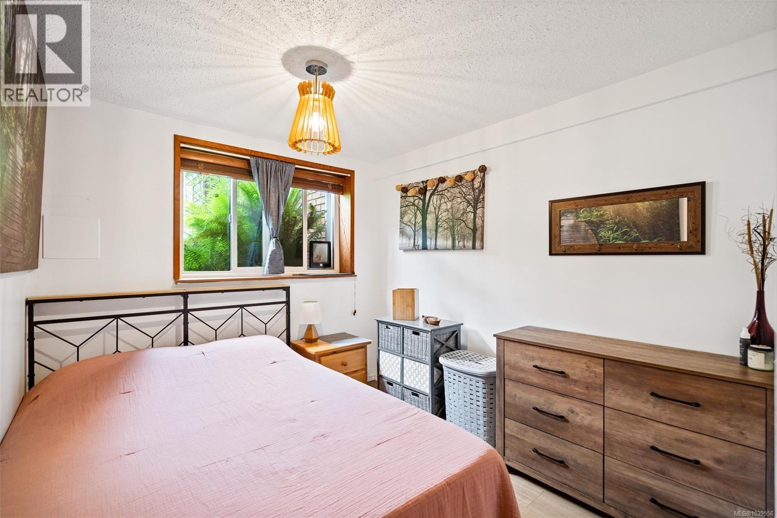 8500 Maple Ridge Rd - 33
