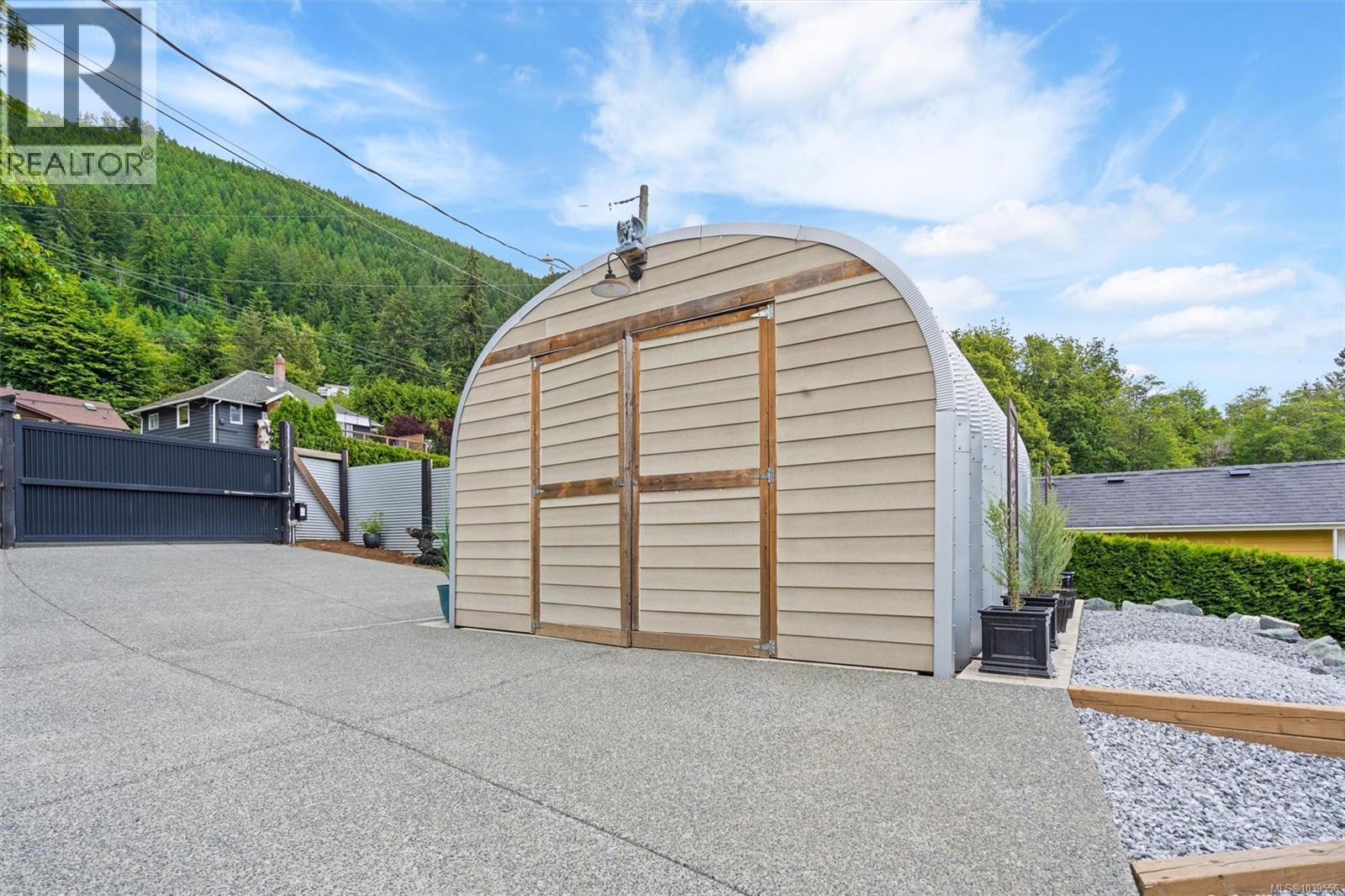 8500 Maple Ridge Rd - 39