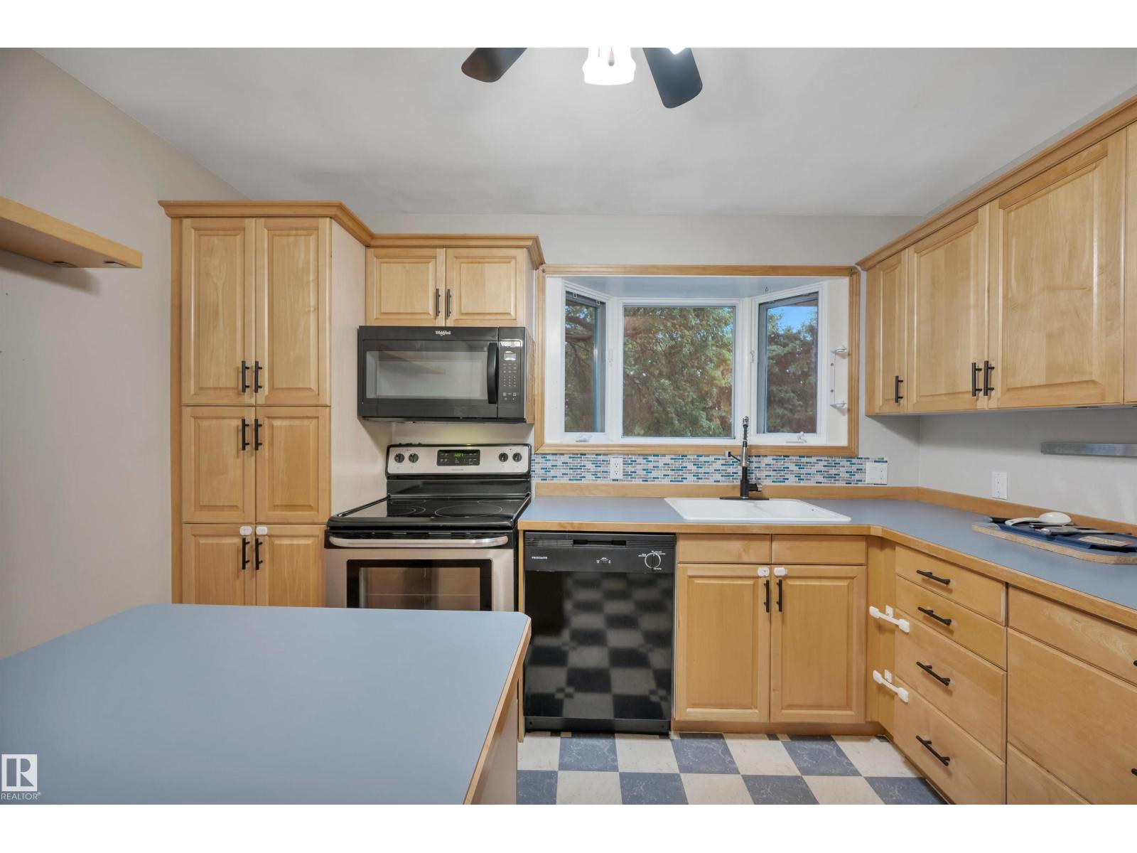 410 Conifer ST - 12