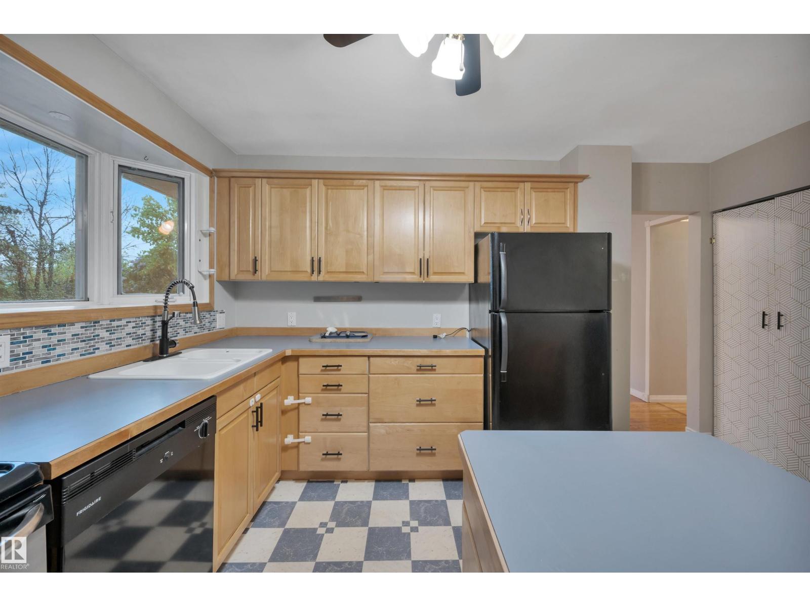 410 Conifer ST - 13
