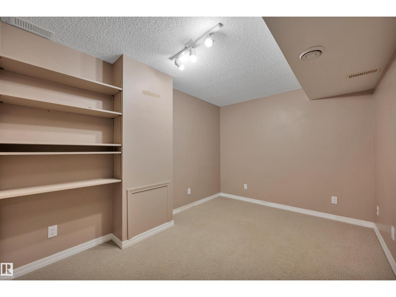 410 Conifer ST - 31