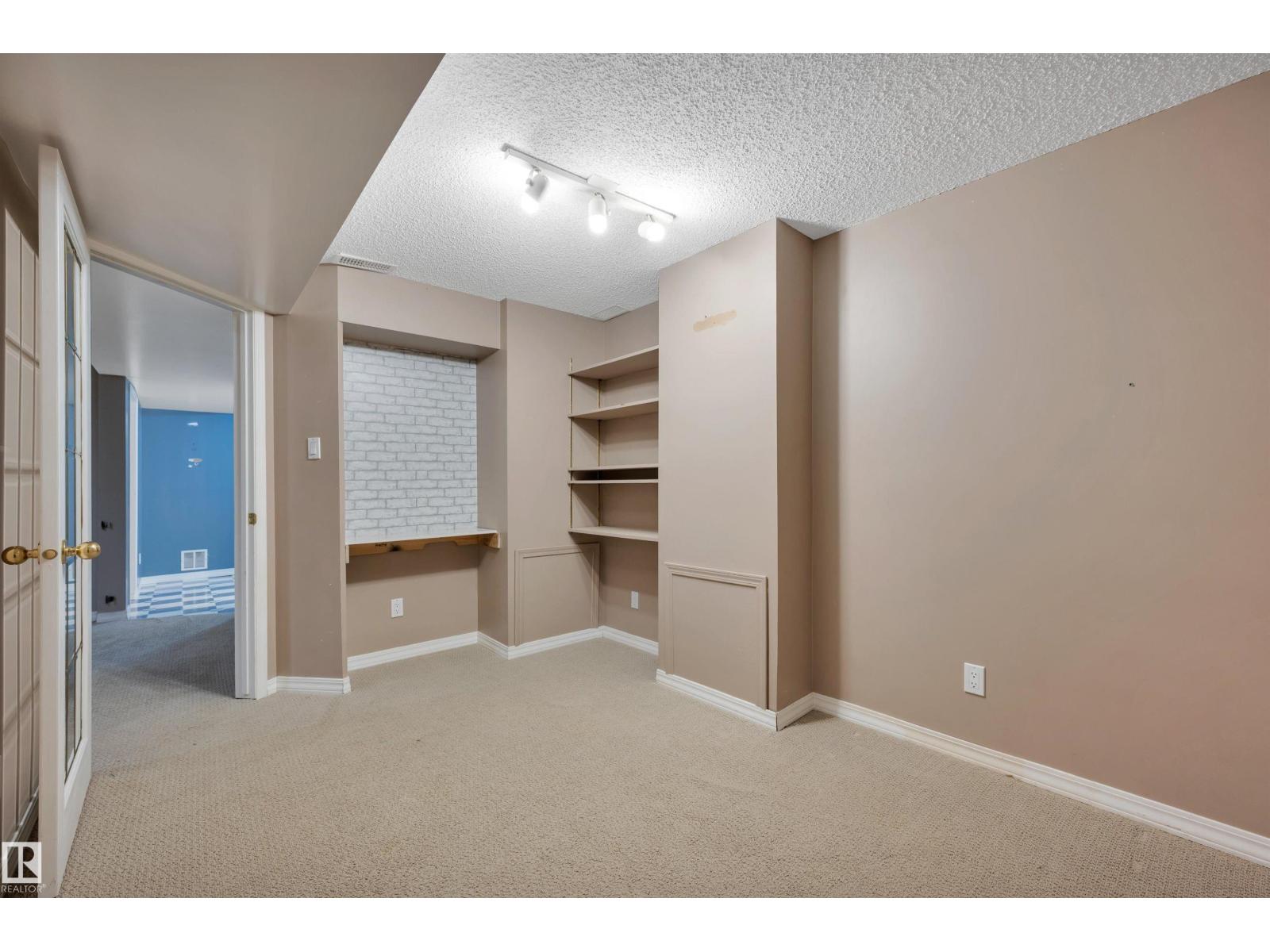 410 Conifer ST - 32