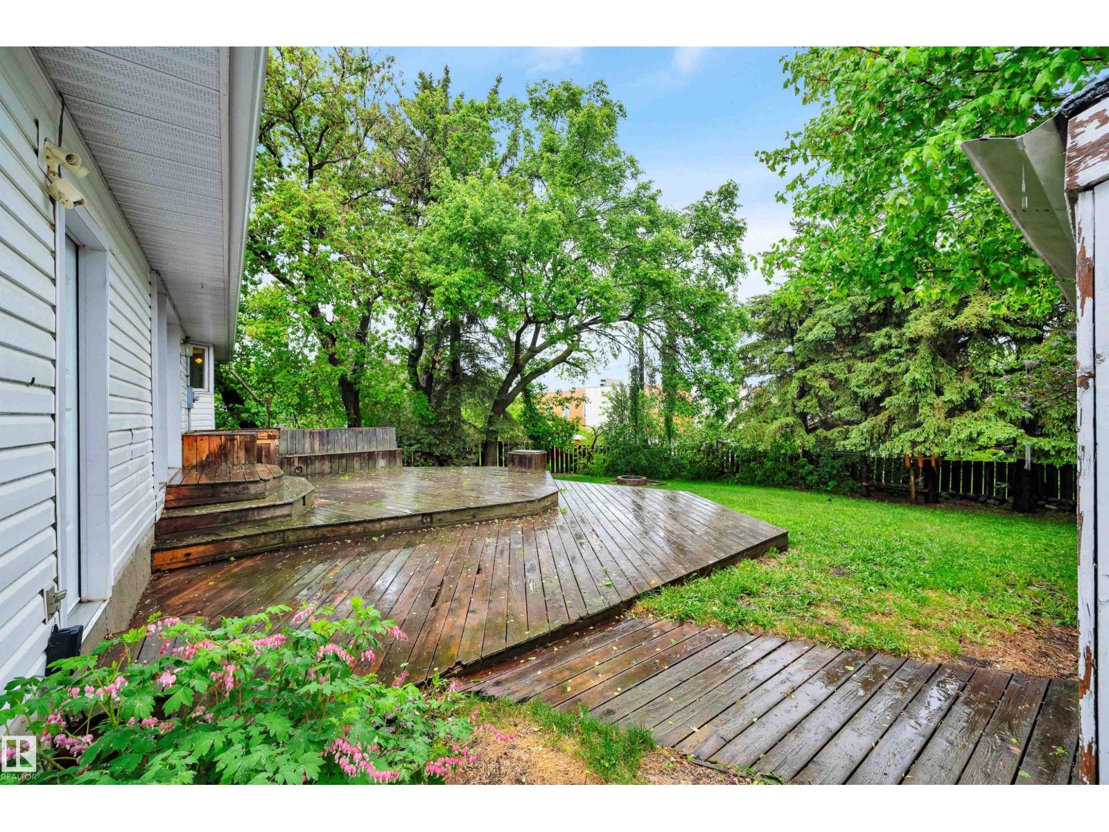 410 Conifer ST - 45
