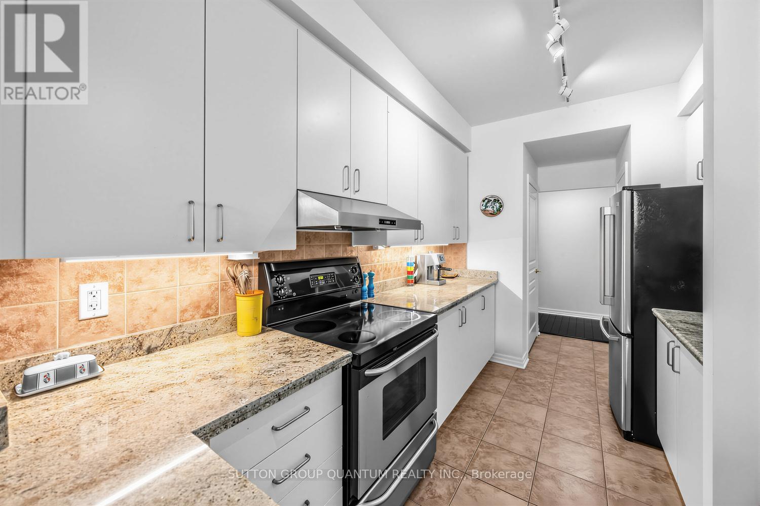 #304 80 PORT STREET E - 14