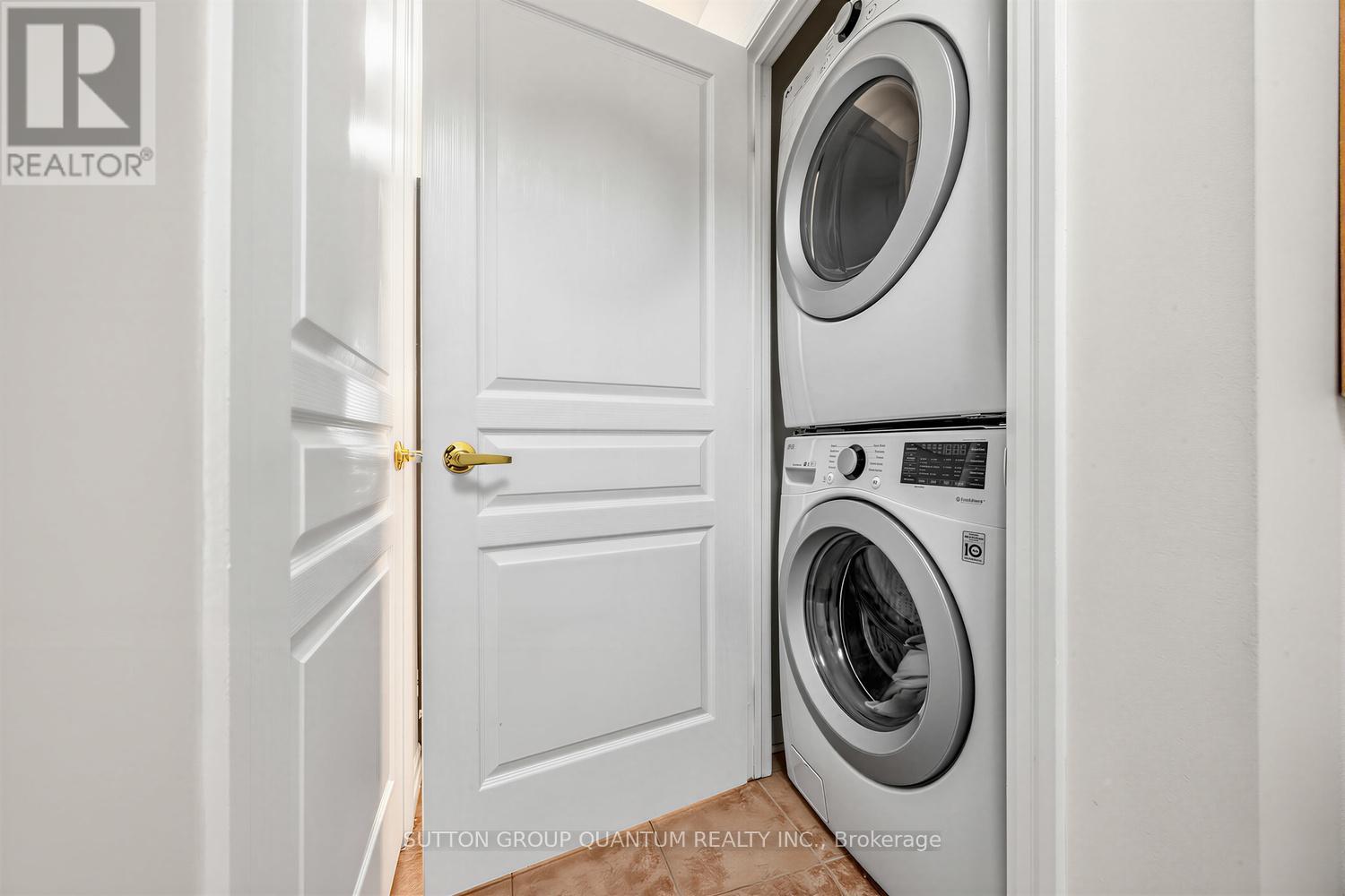 #304 80 PORT STREET E - 21