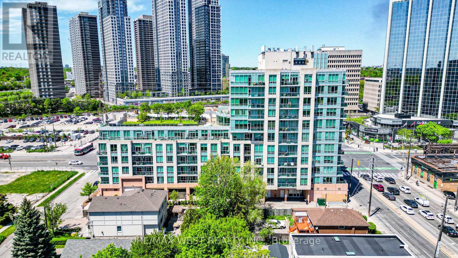 #609 3391 BLOOR STREET W - 1