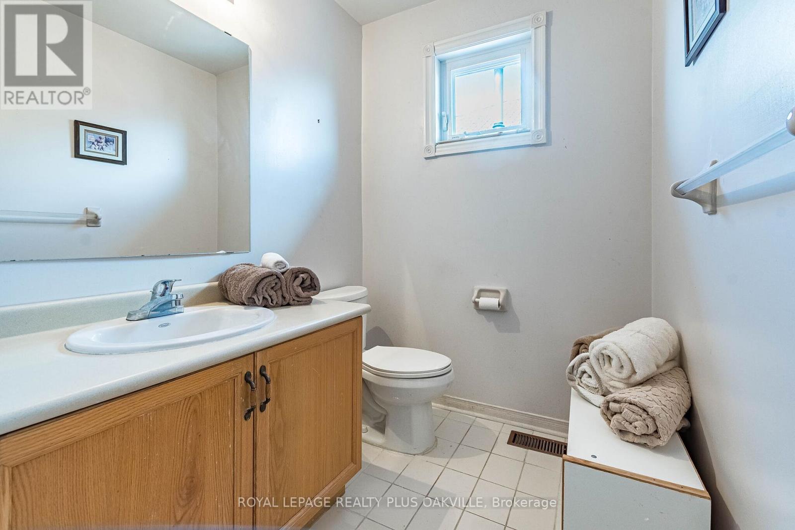 1520 ROSEWAY DRIVE - 23