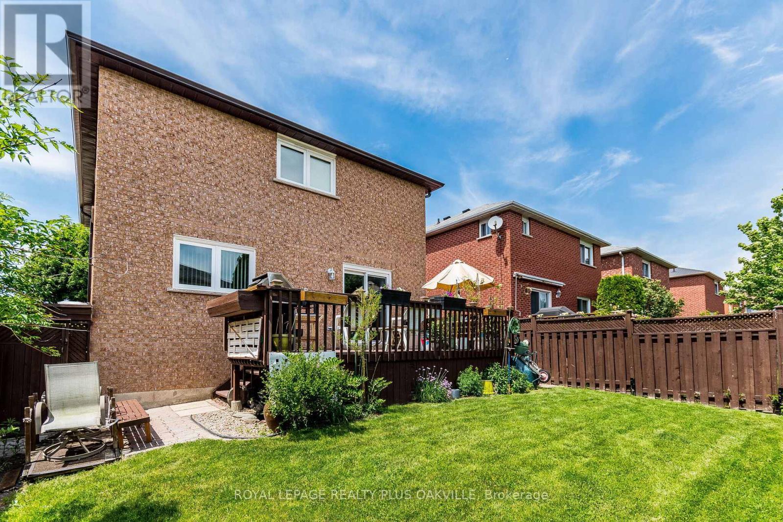 1520 ROSEWAY DRIVE - 30